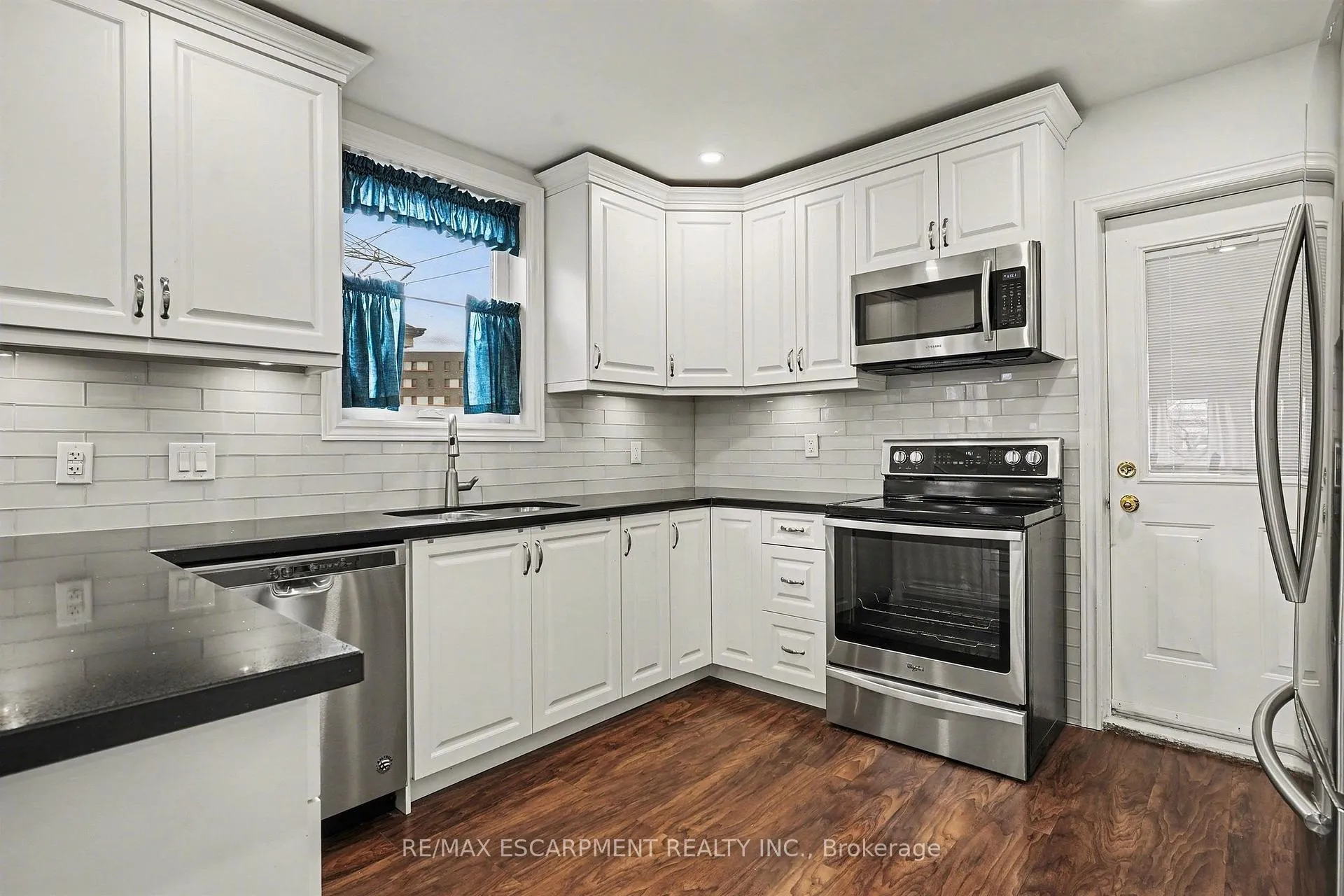 Photo 10 of 53 Bell Avenue, Hamilton, Bartonville — HOMEH