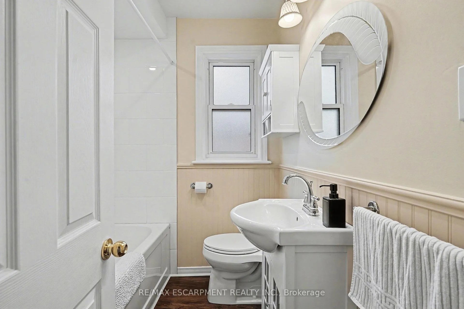 Photo 14 of 53 Bell Avenue, Hamilton, Bartonville — HOMEH