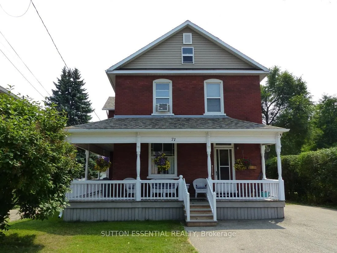 Photo 2 of 71 Russell Street E, Smiths Falls — HOMEH