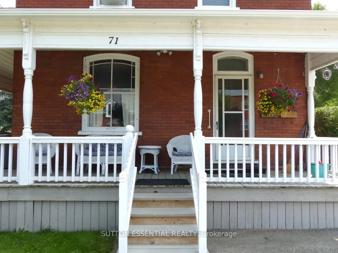 Photo 6 of 71 Russell Street E, Smiths Falls — HOMEH