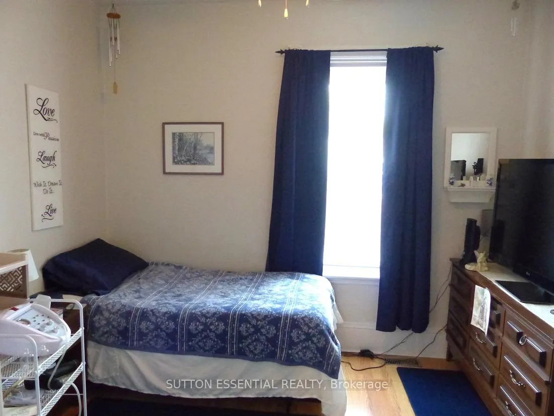 Photo 13 of 71 Russell Street E, Smiths Falls — HOMEH