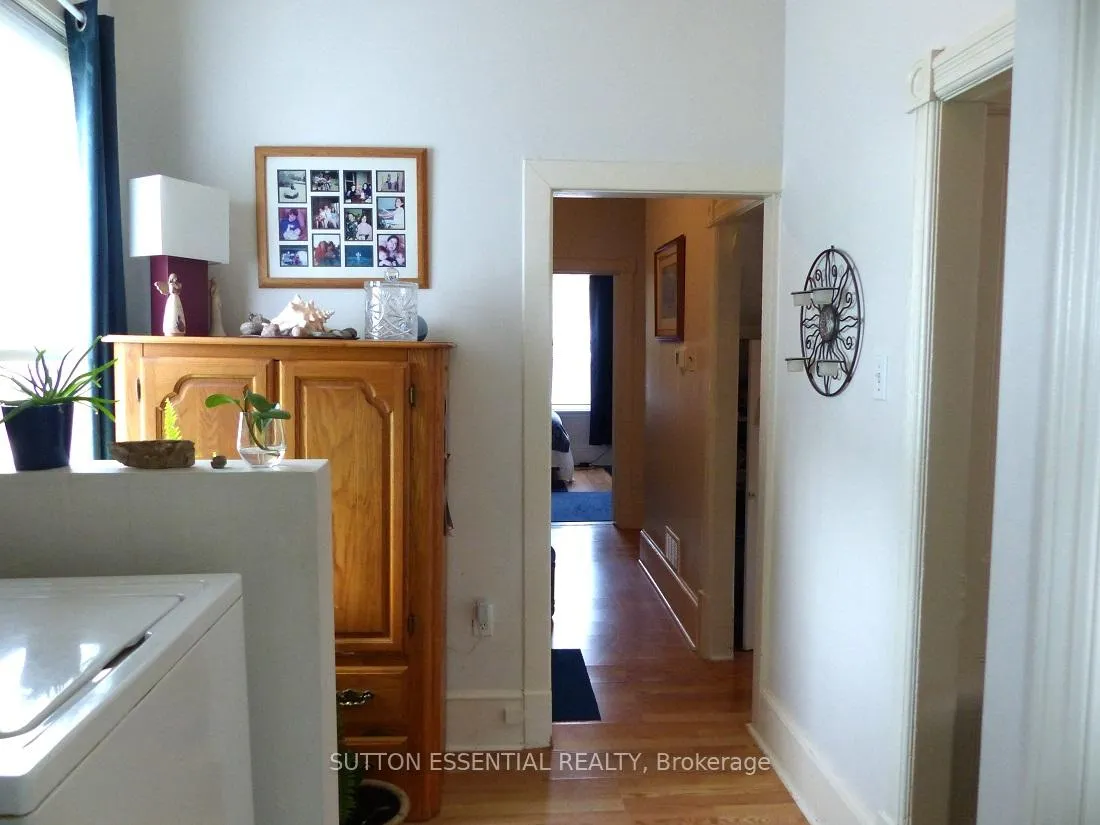 Photo 15 of 71 Russell Street E, Smiths Falls — HOMEH