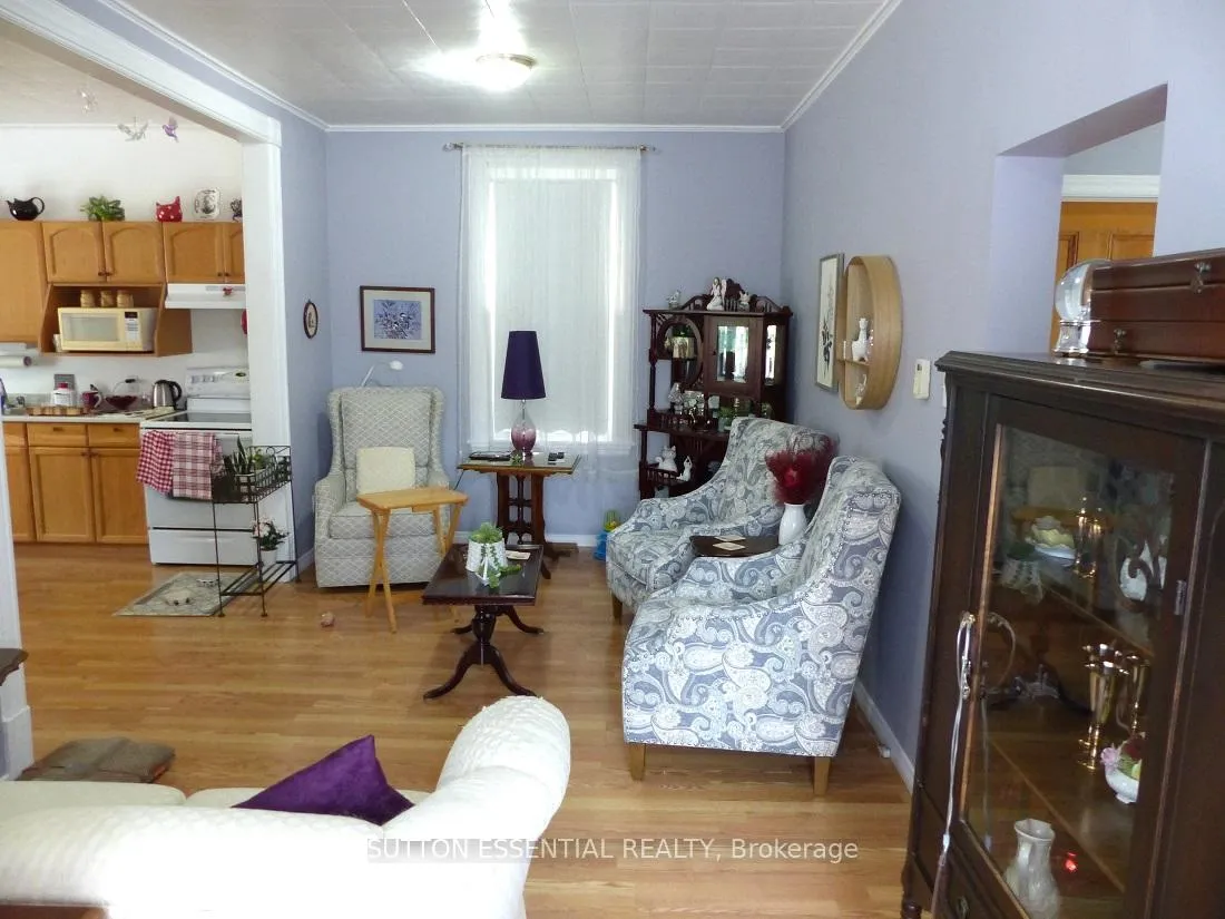 Photo 20 of 71 Russell Street E, Smiths Falls — HOMEH