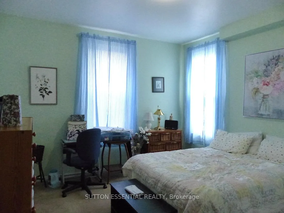 Photo 24 of 71 Russell Street E, Smiths Falls — HOMEH