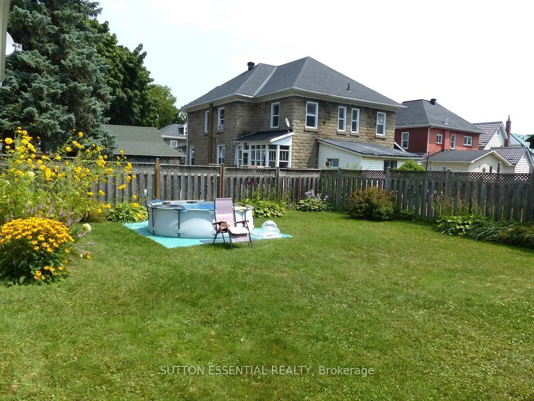 Photo 31 of 71 Russell Street E, Smiths Falls — HOMEH