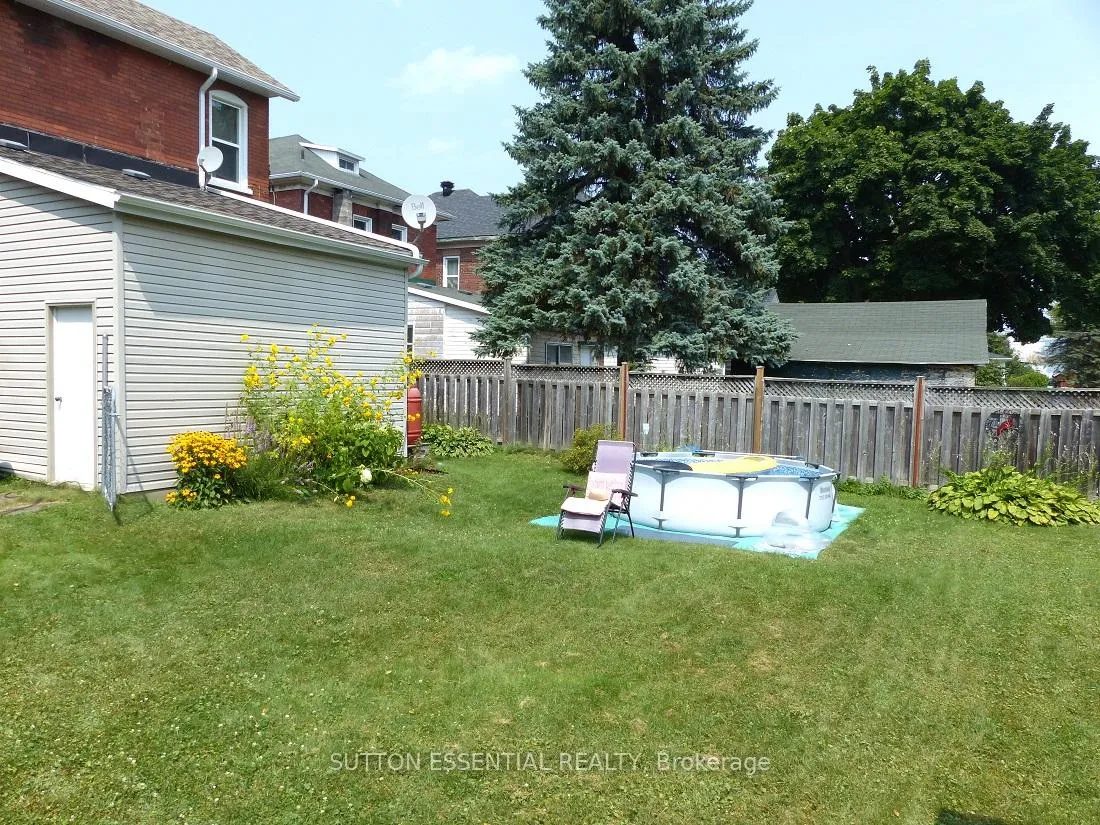 Photo 32 of 71 Russell Street E, Smiths Falls — HOMEH