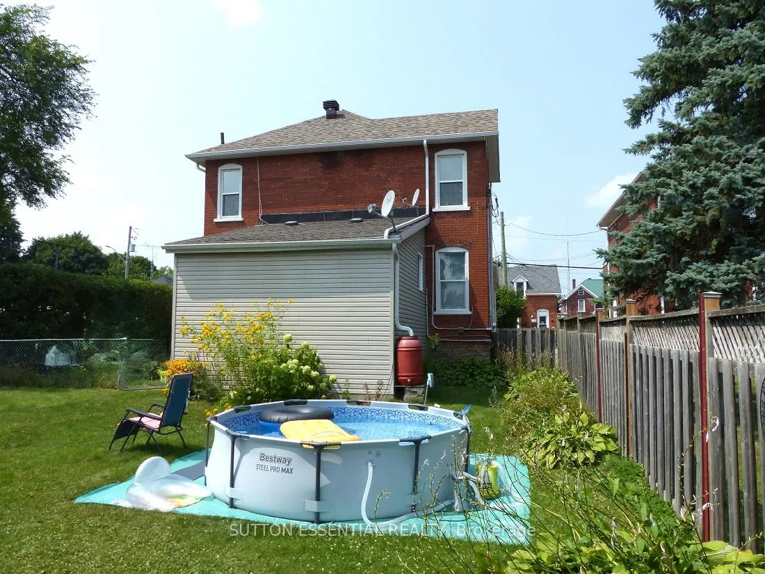 Photo 33 of 71 Russell Street E, Smiths Falls — HOMEH