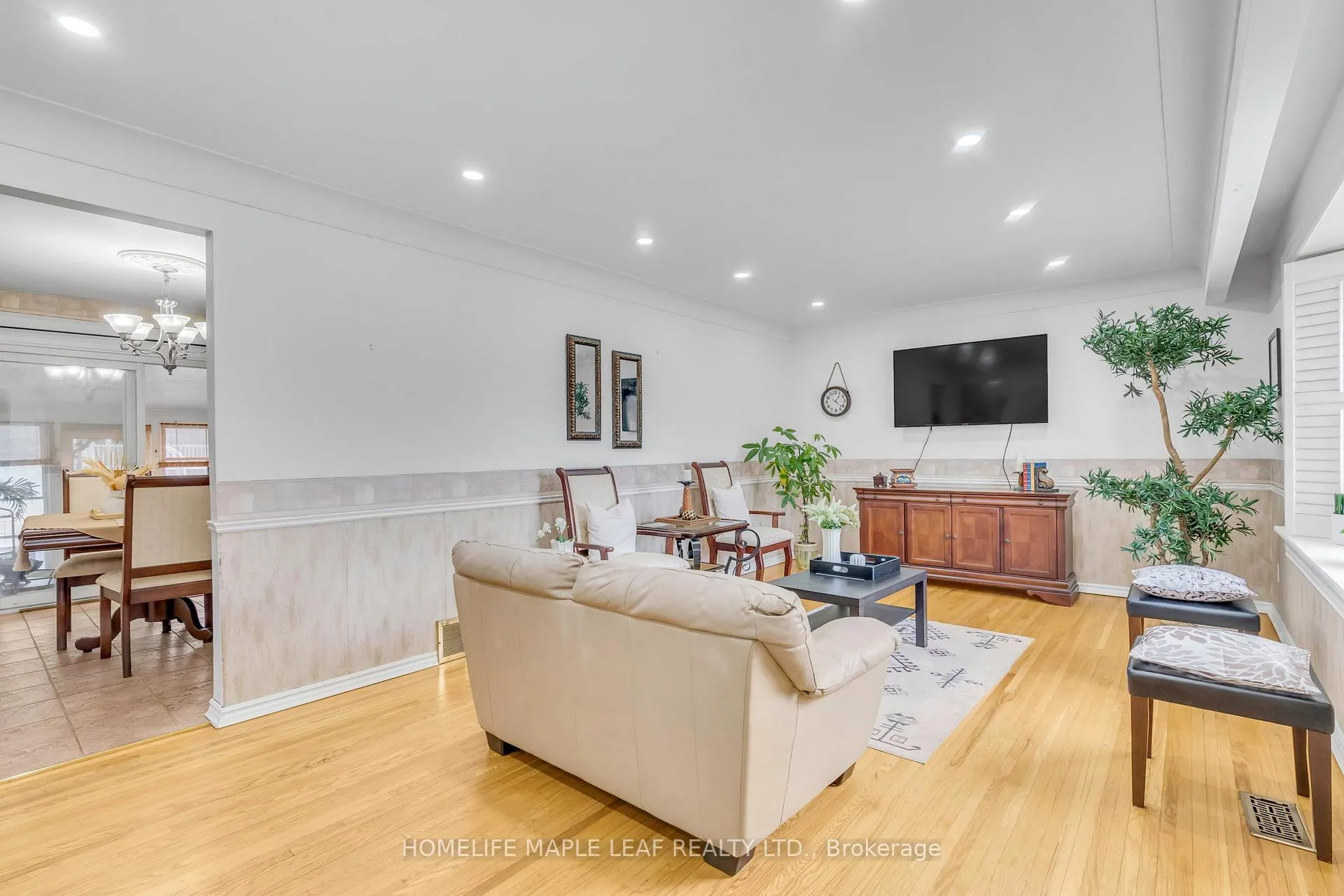 Photo 5 of 398 Kerman Avenue, Grimsby, Grimsby Beach — HOMEH