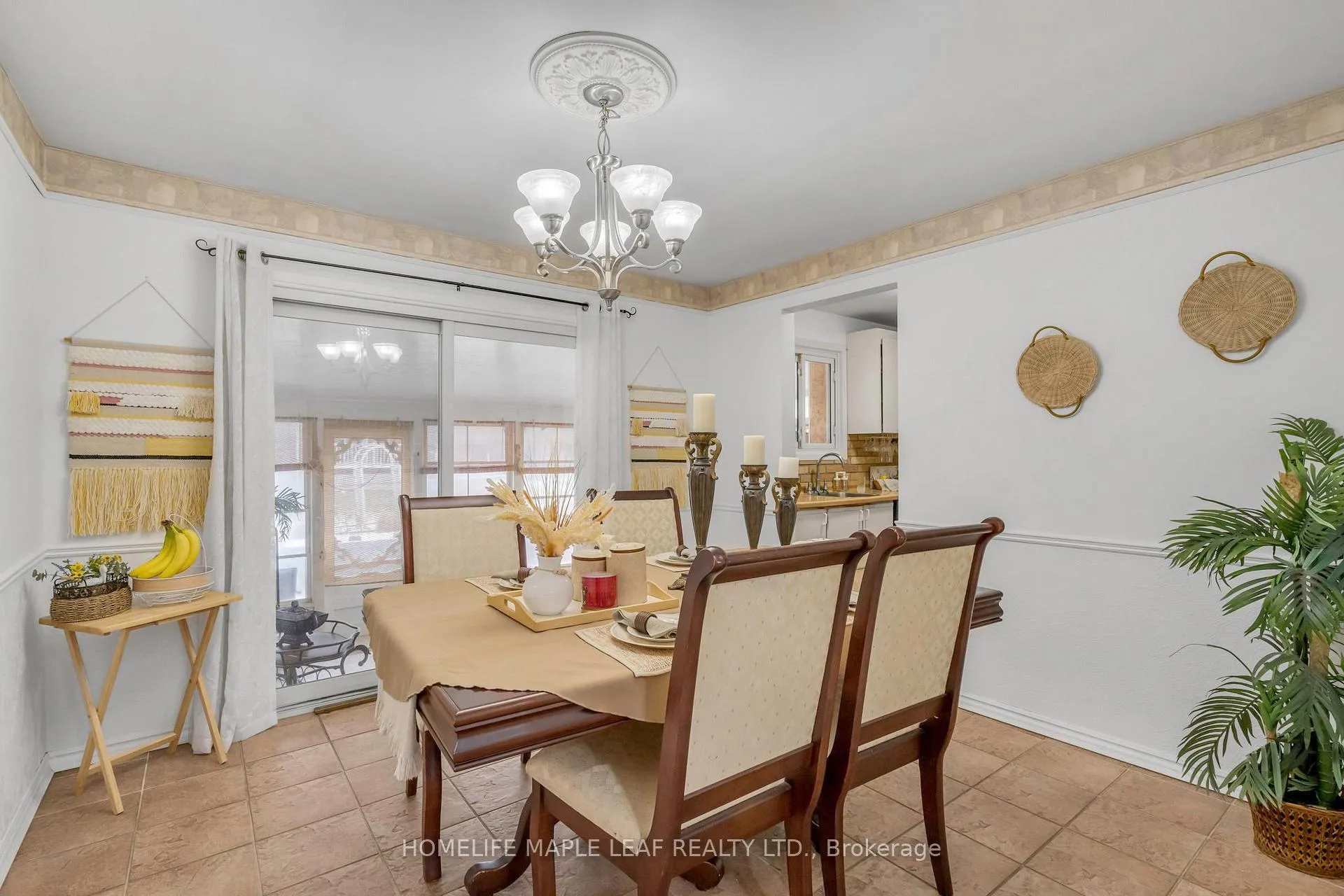 Photo 8 of 398 Kerman Avenue, Grimsby, Grimsby Beach — HOMEH