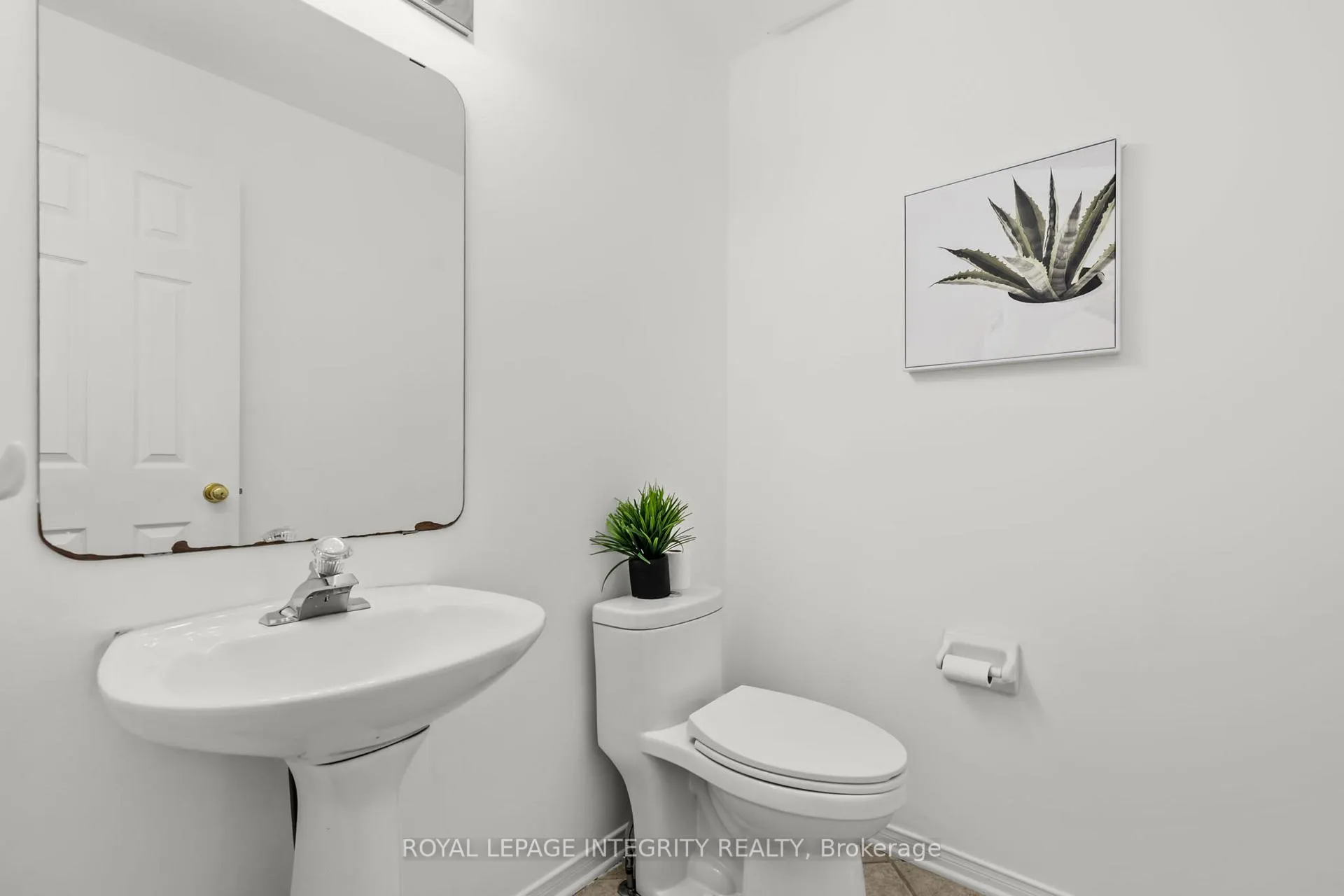 Photo 4 of 6383 Sablewood Place, Ottawa, Chapel Hill — HOMEH