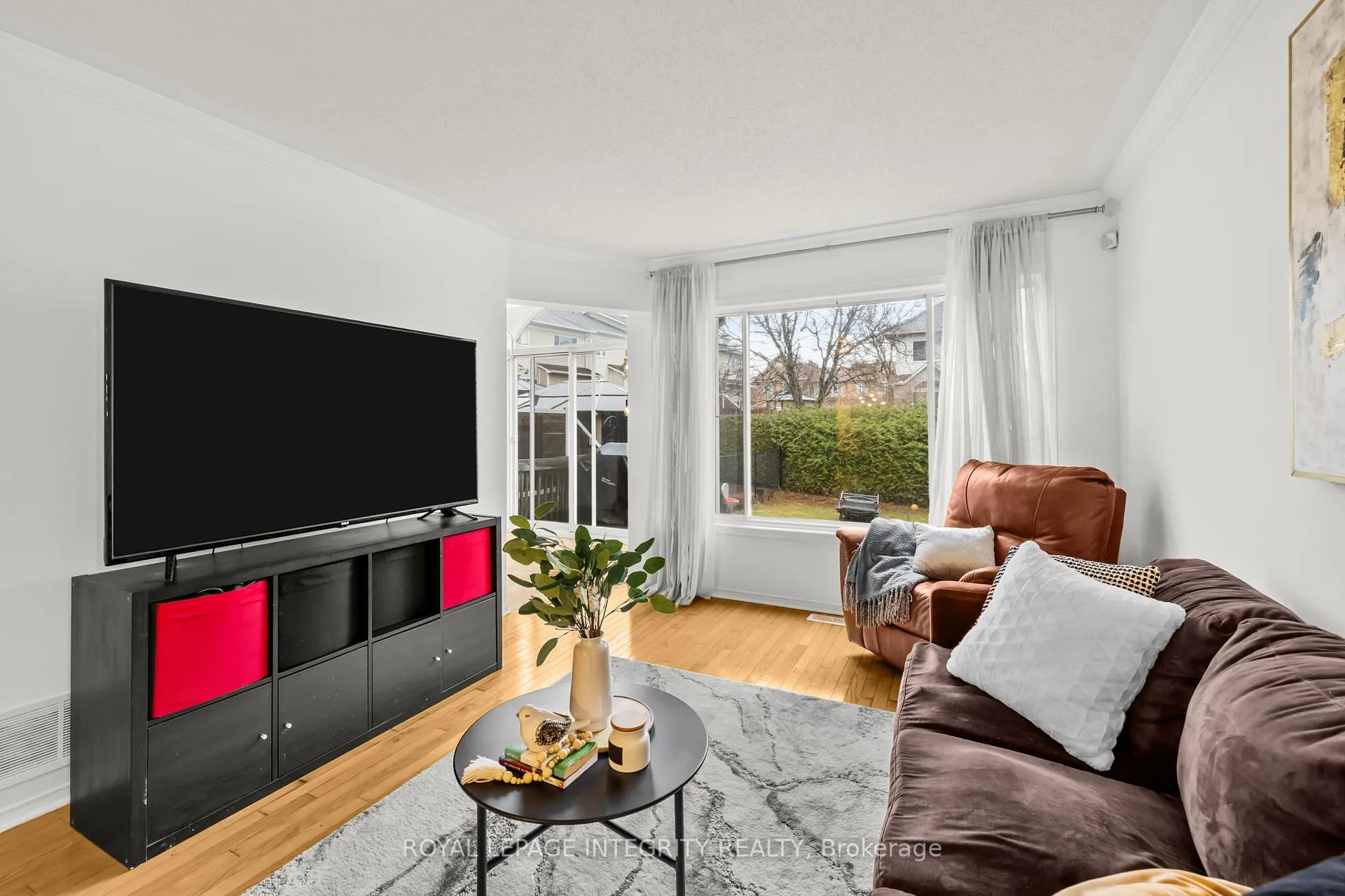 Photo 9 of 6383 Sablewood Place, Ottawa, Chapel Hill — HOMEH