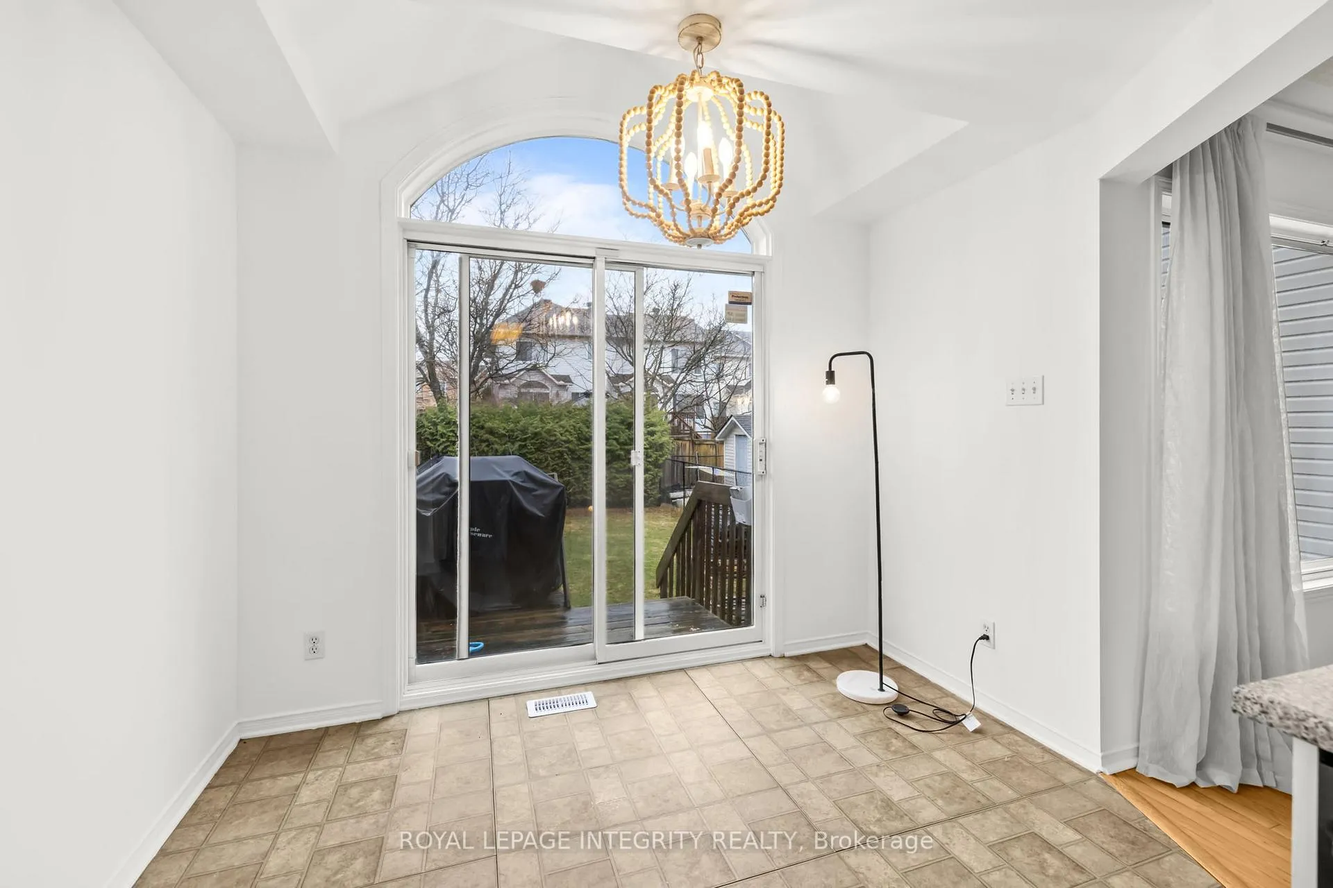 Photo 14 of 6383 Sablewood Place, Ottawa, Chapel Hill — HOMEH
