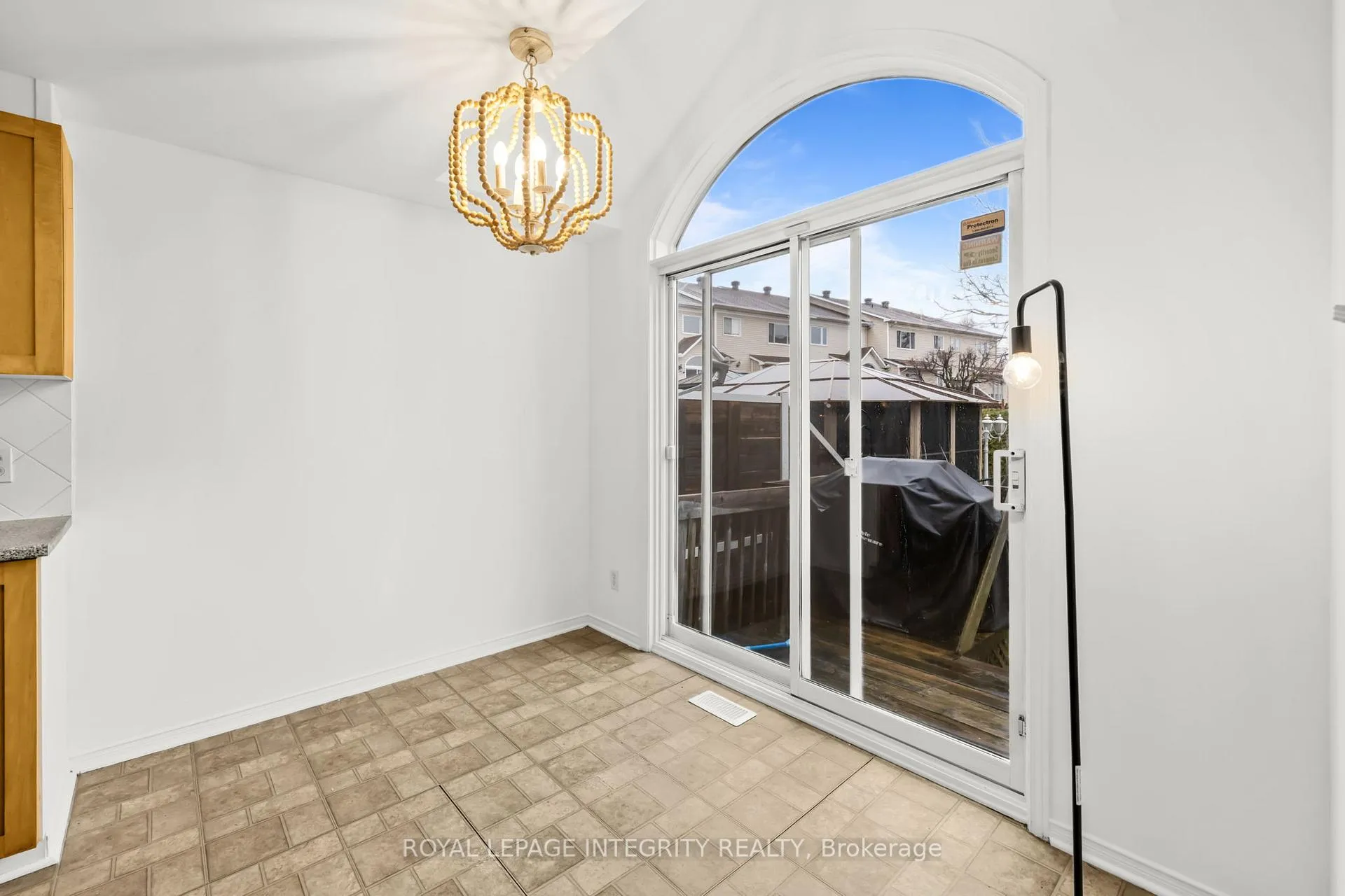 Photo 15 of 6383 Sablewood Place, Ottawa, Chapel Hill — HOMEH