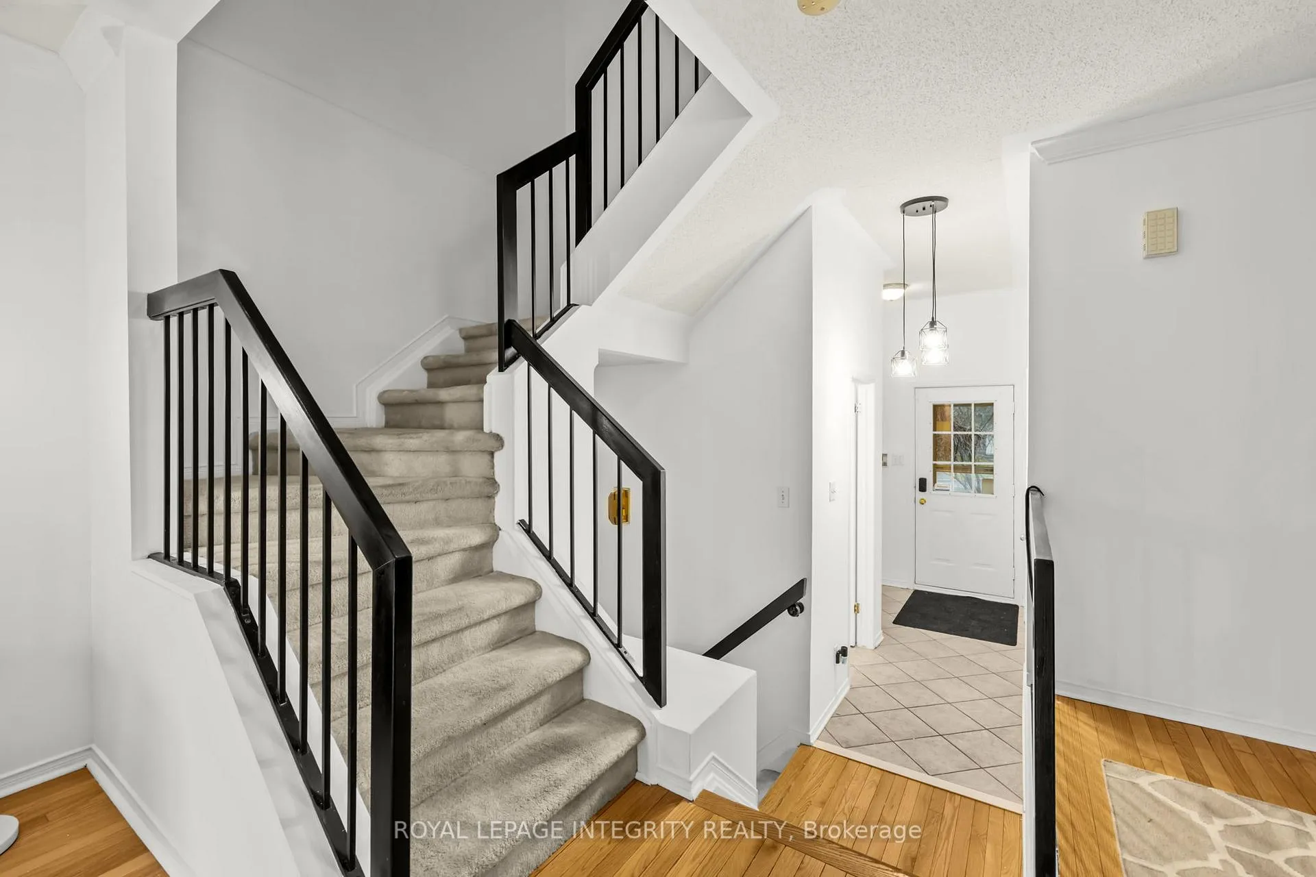 Photo 16 of 6383 Sablewood Place, Ottawa, Chapel Hill — HOMEH