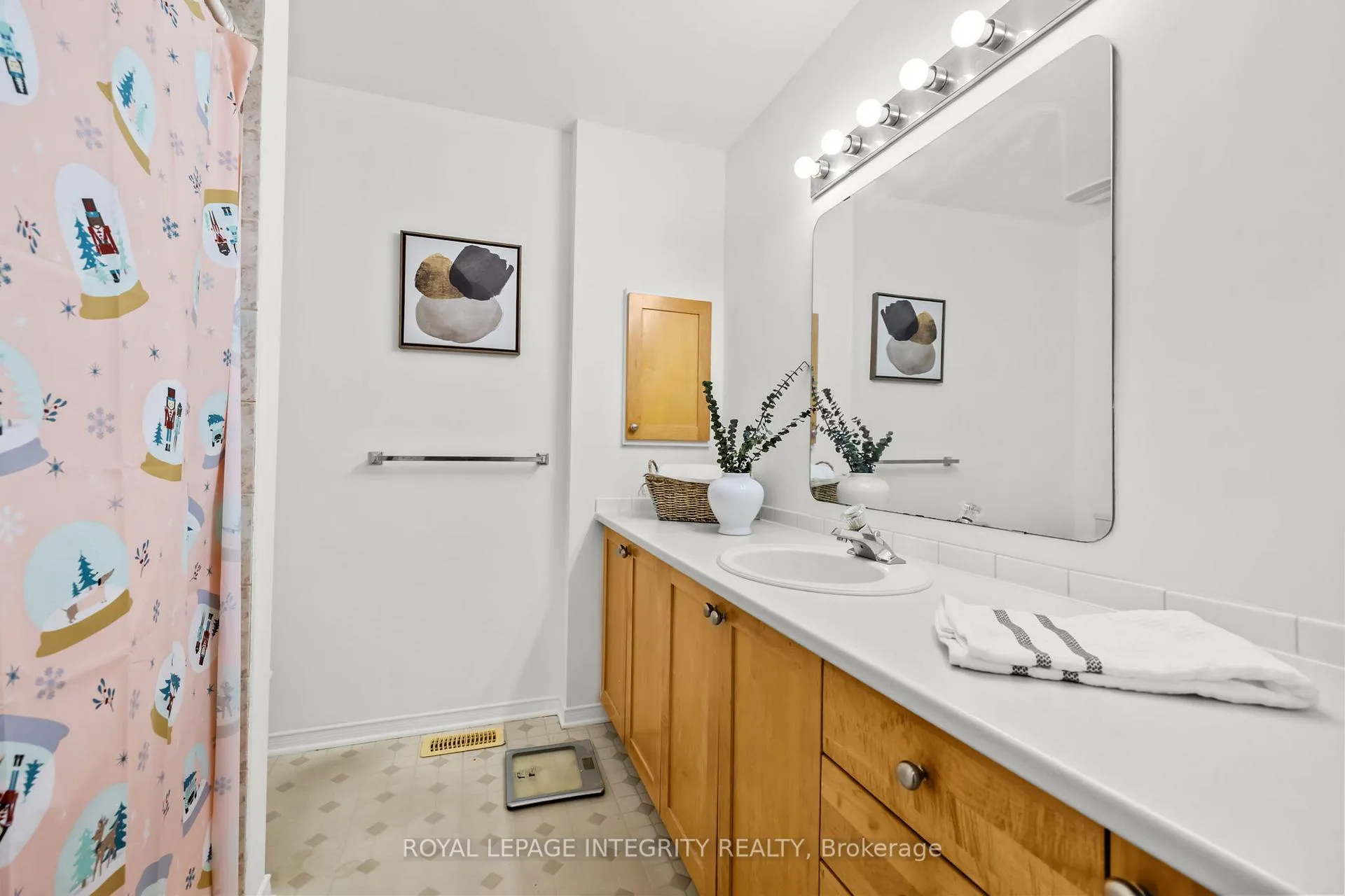 Photo 19 of 6383 Sablewood Place, Ottawa, Chapel Hill — HOMEH
