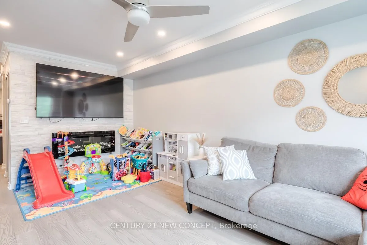 Photo 5 of Unit 33, 735 Sheppard Avenue, Pickering, Woodlands — HOMEH