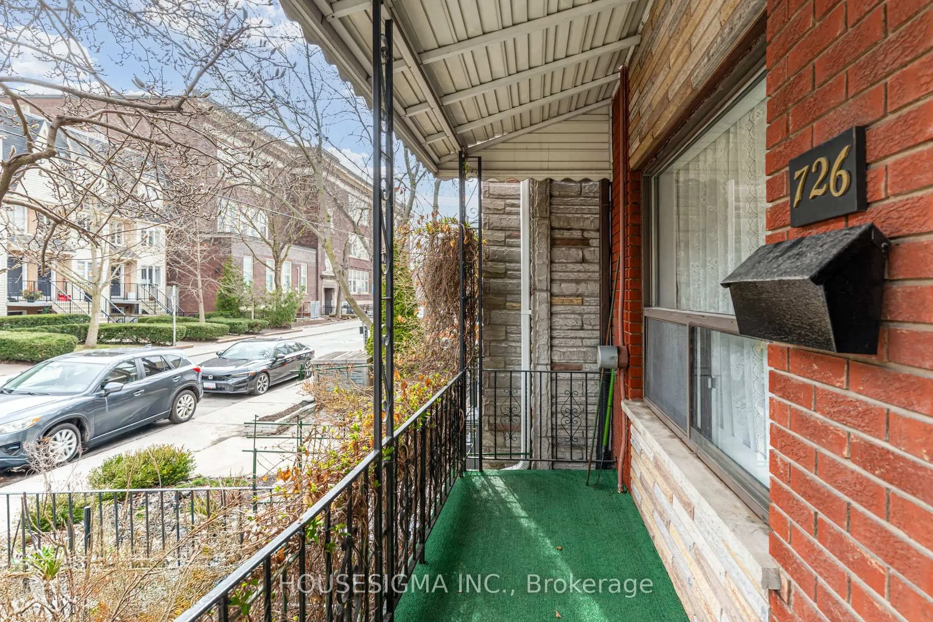 Photo 2 of 726 Adelaide Street W, Toronto, Niagara — HOMEH