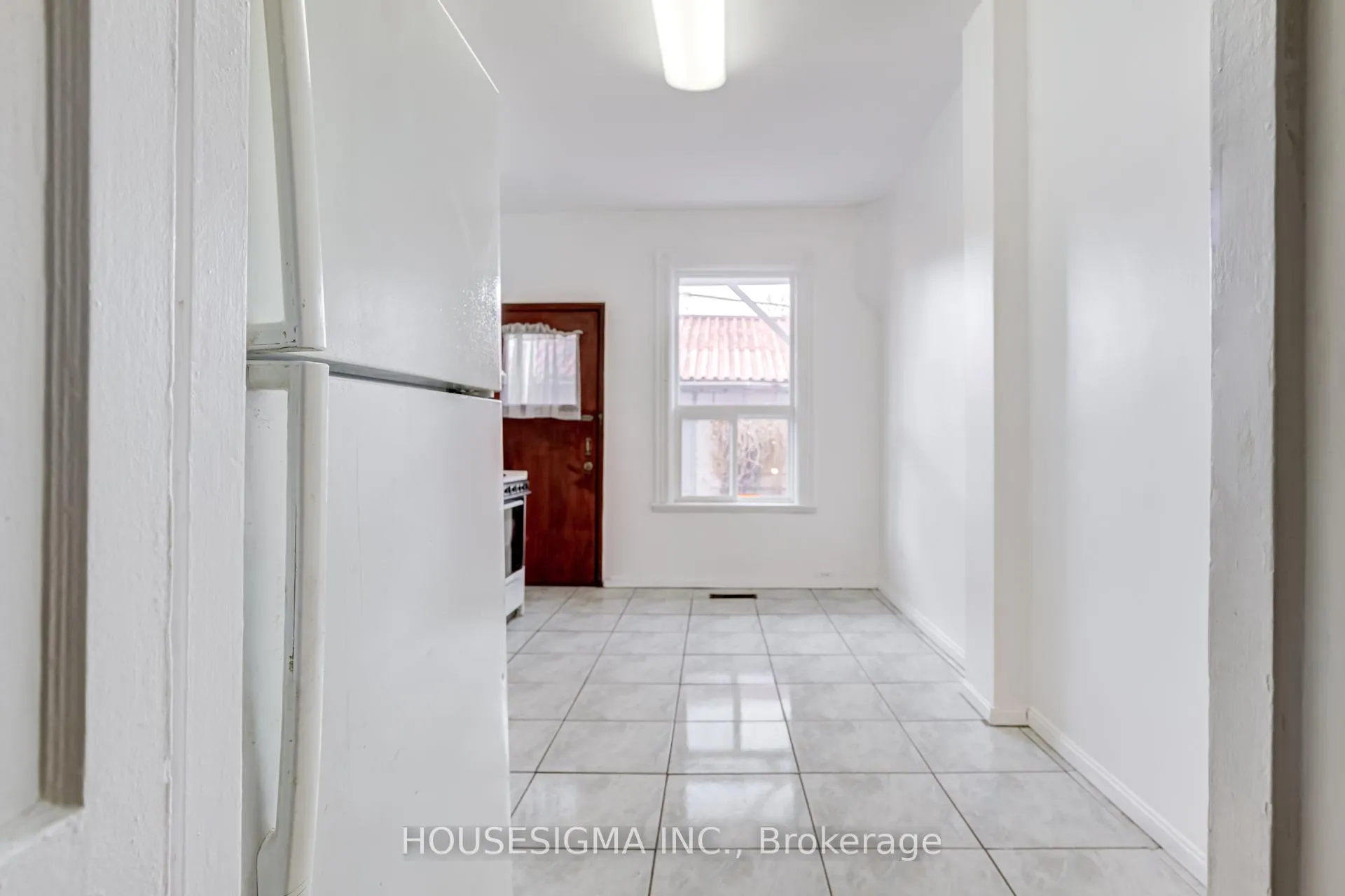Photo 9 of 726 Adelaide Street W, Toronto, Niagara — HOMEH