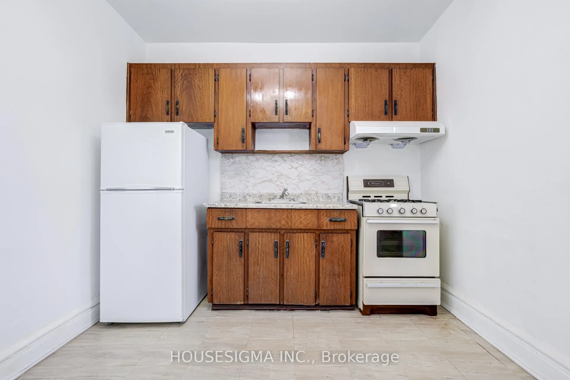 Photo 15 of 726 Adelaide Street W, Toronto, Niagara — HOMEH