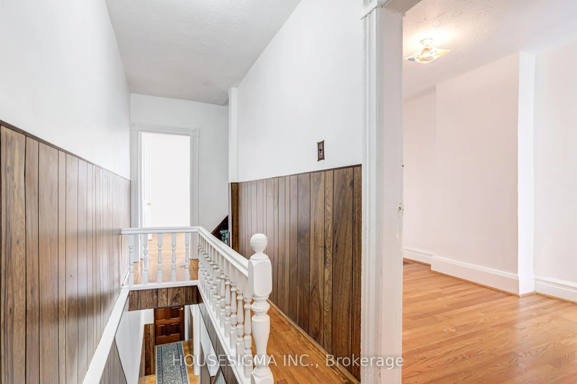 Photo 19 of 726 Adelaide Street W, Toronto, Niagara — HOMEH