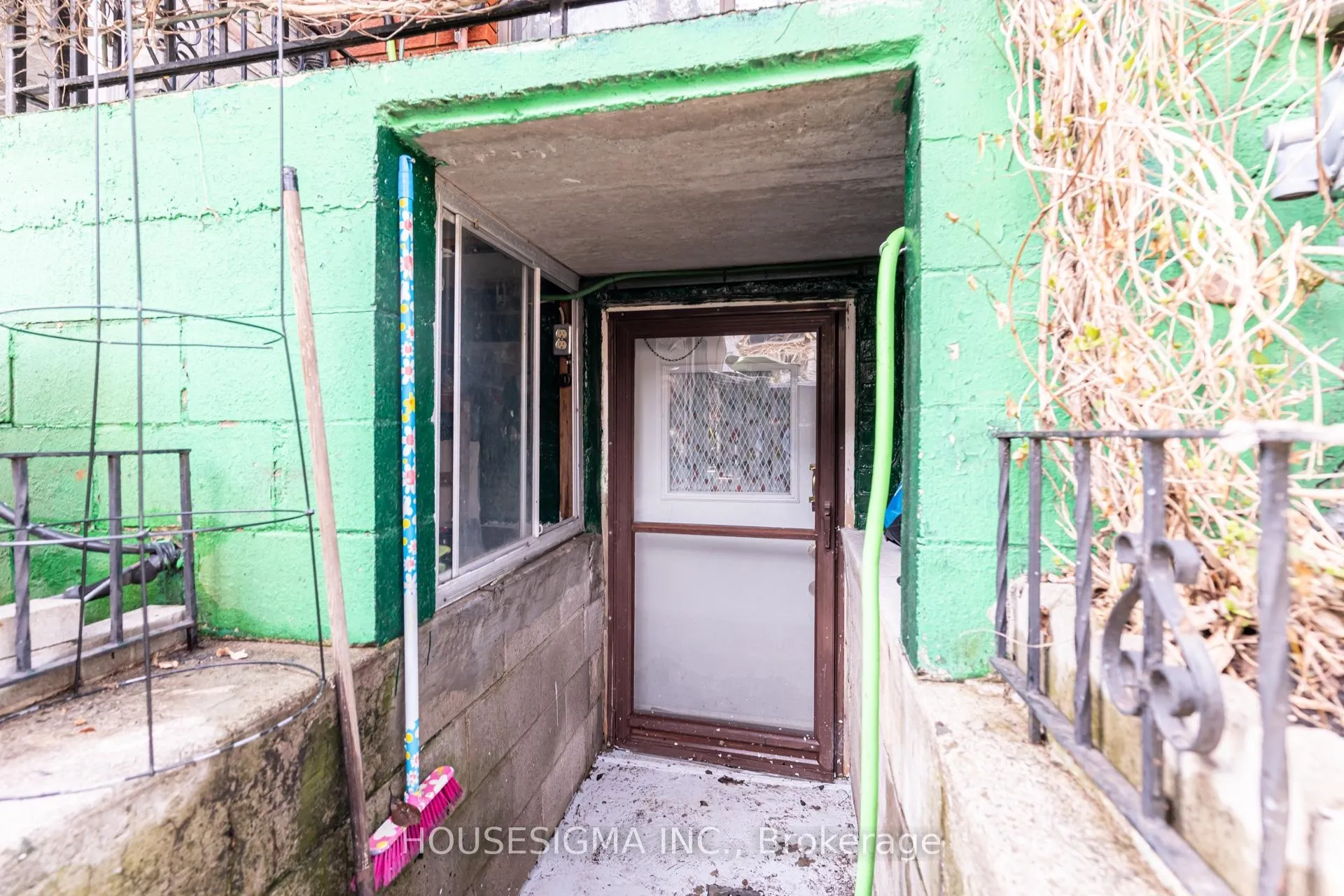 Photo 38 of 726 Adelaide Street W, Toronto, Niagara — HOMEH