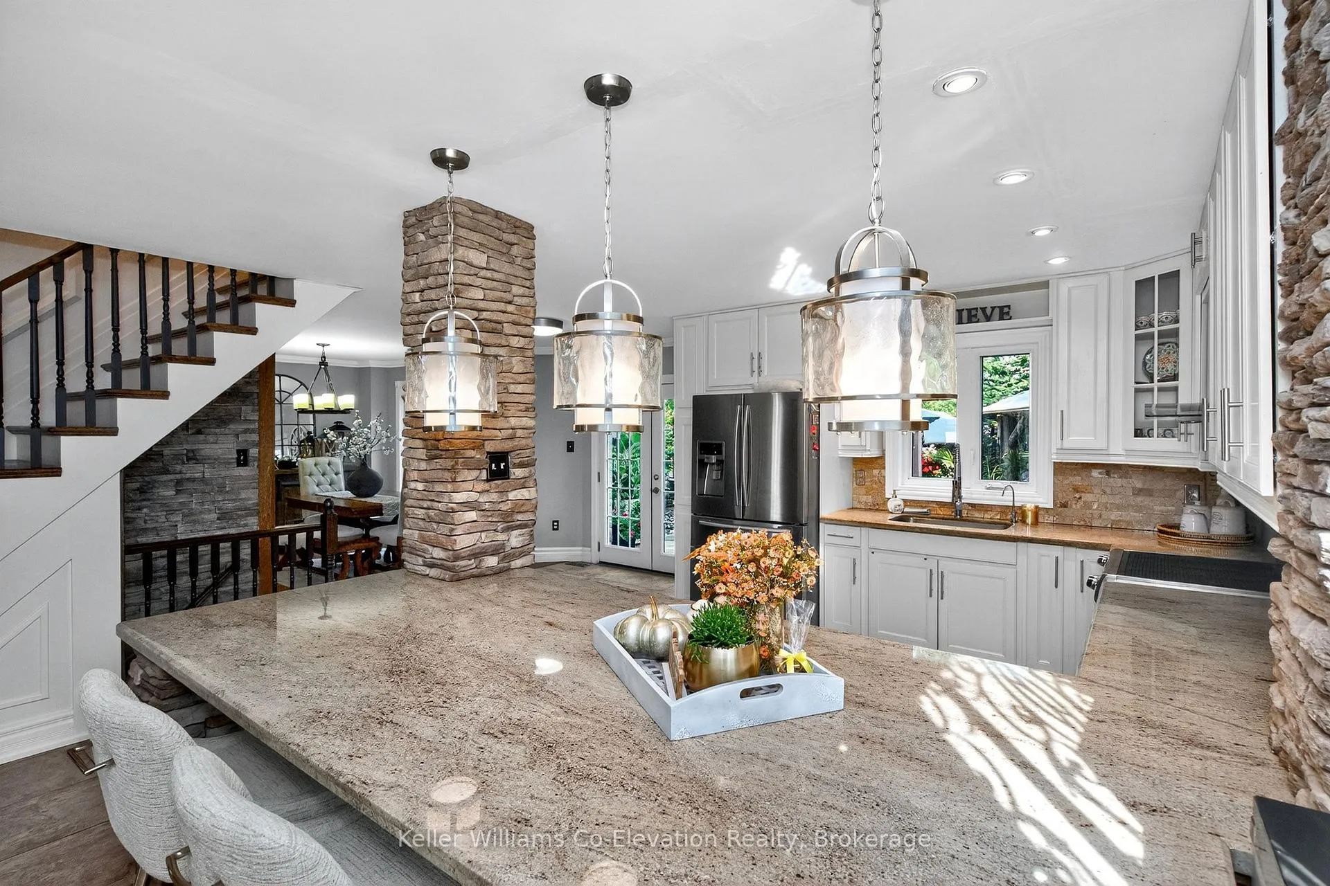 Photo 9 of 136 Birchwood Drive, Barrie, East Bayfield — HOMEH