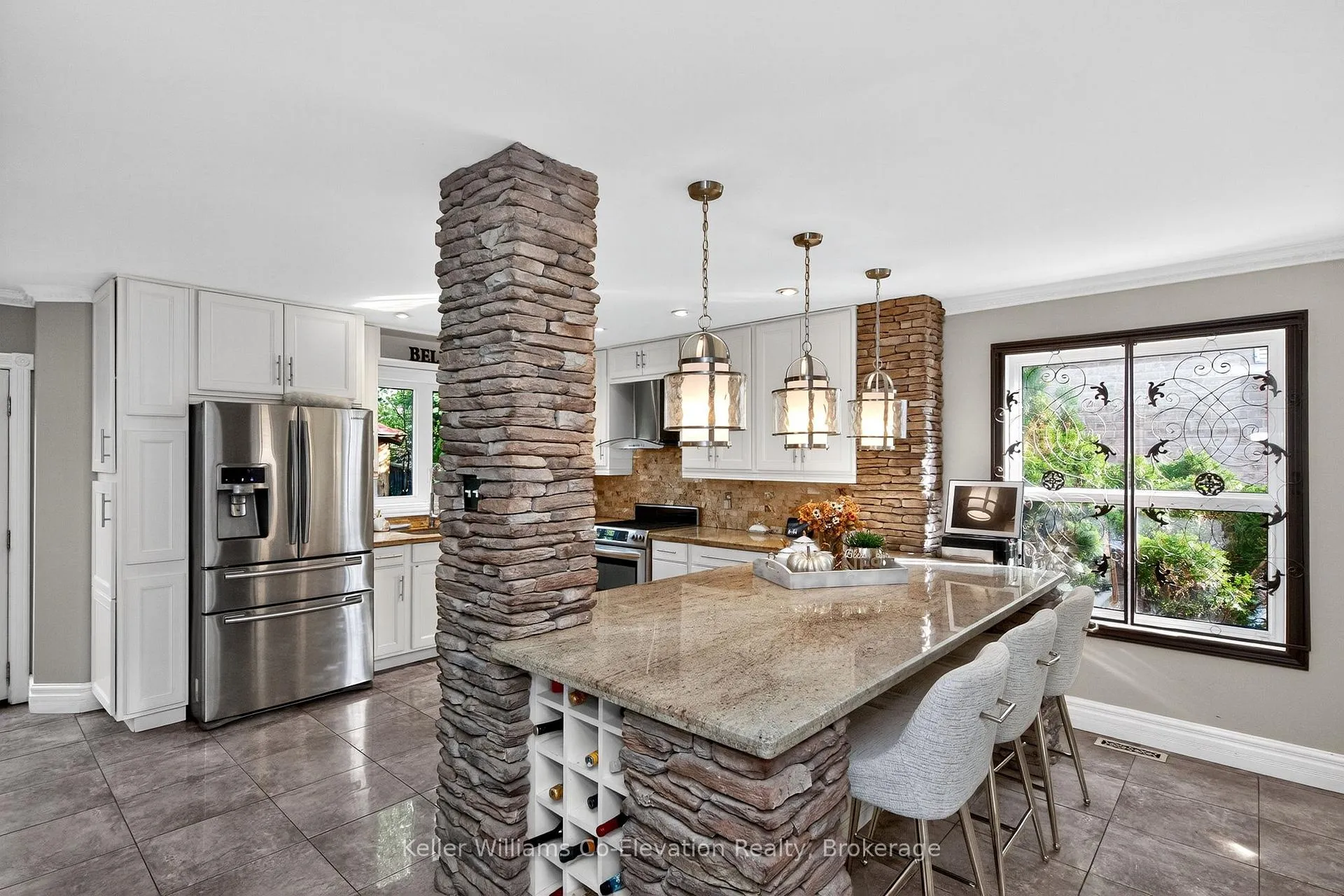 Photo 10 of 136 Birchwood Drive, Barrie, East Bayfield — HOMEH