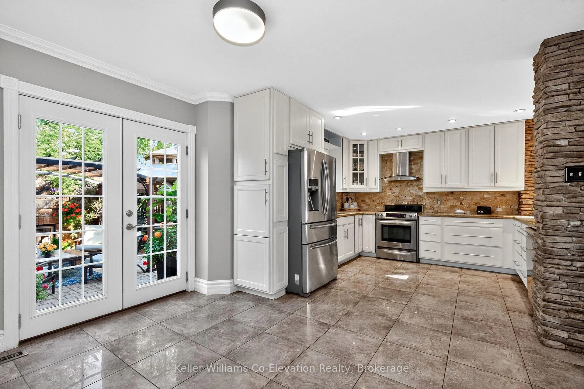 Photo 13 of 136 Birchwood Drive, Barrie, East Bayfield — HOMEH