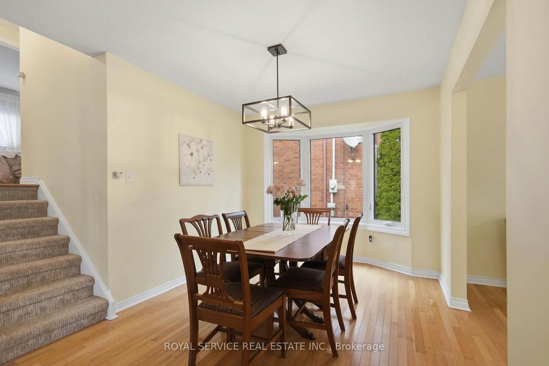Photo 8 of 606 Carlsle Street, Cobourg — HOMEH