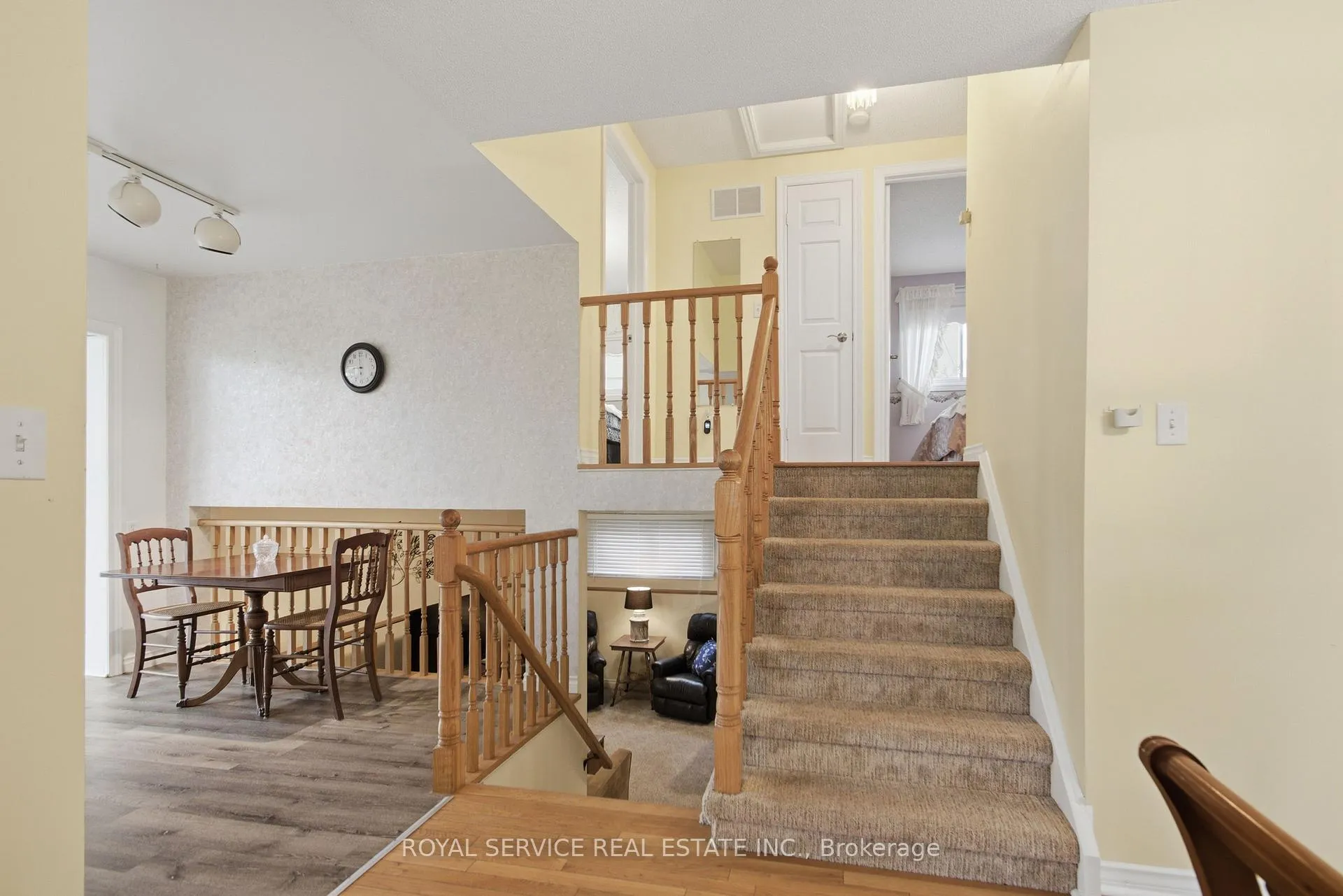 Photo 11 of 606 Carlsle Street, Cobourg — HOMEH