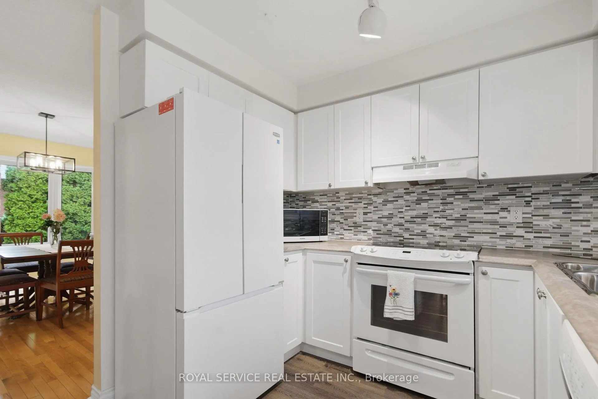 Photo 14 of 606 Carlsle Street, Cobourg — HOMEH
