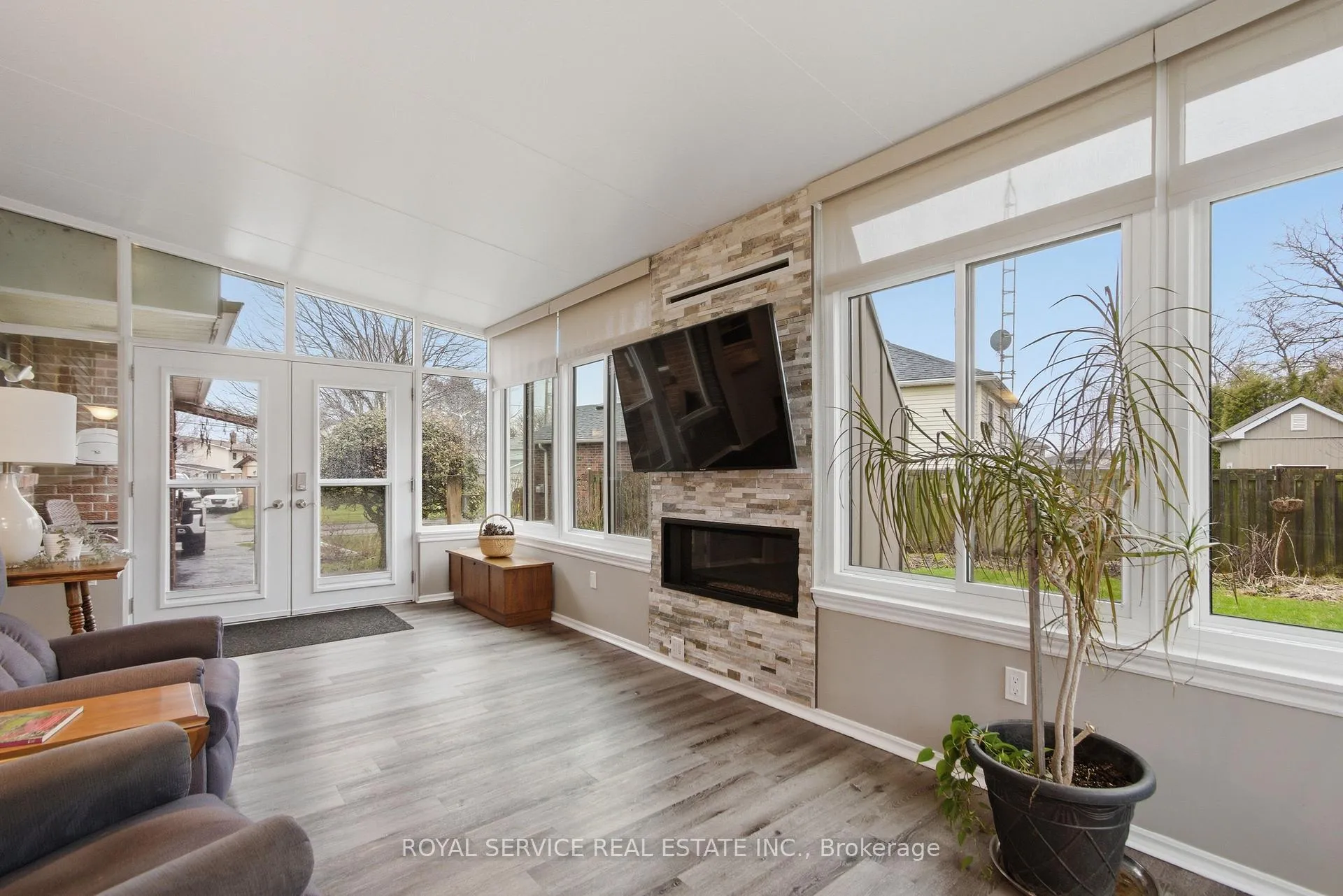 Photo 17 of 606 Carlsle Street, Cobourg — HOMEH