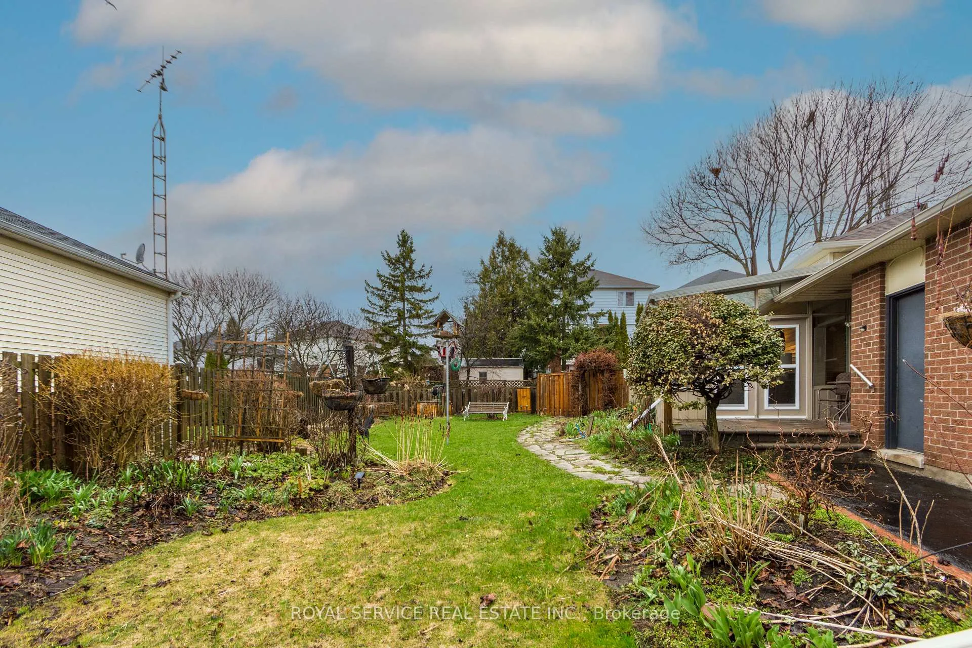 Photo 31 of 606 Carlsle Street, Cobourg — HOMEH