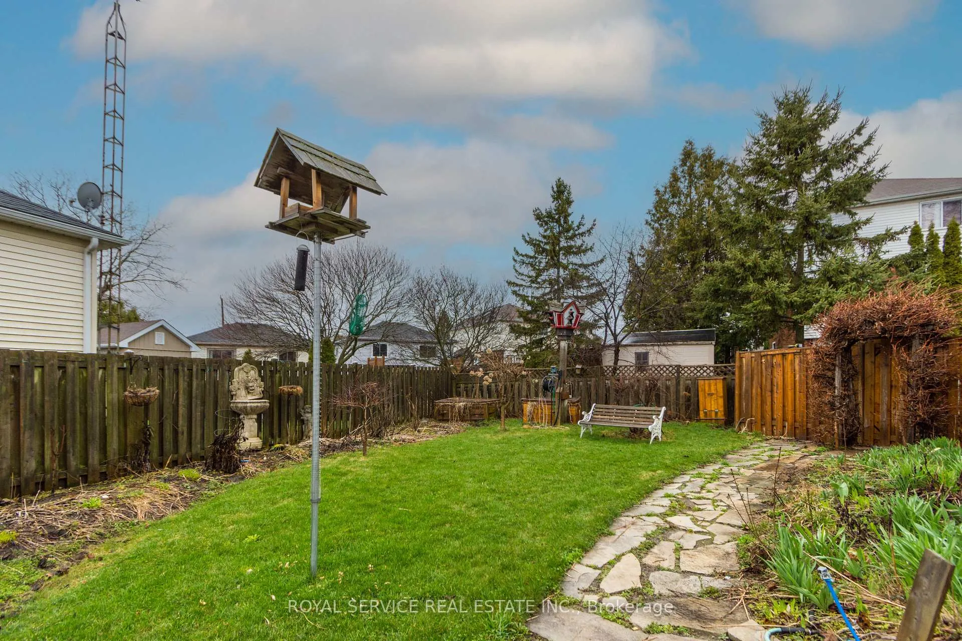 Photo 32 of 606 Carlsle Street, Cobourg — HOMEH