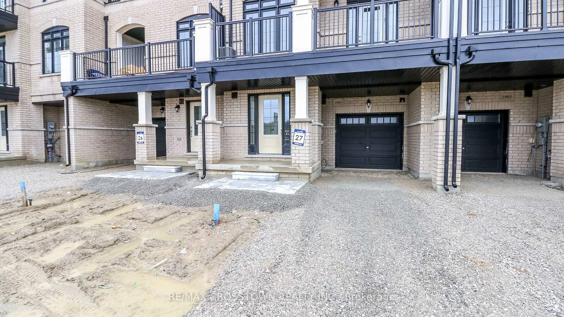 Photo 2 of Unit 27, 1995 Matteer Court, Innisfil, Alcona — HOMEH
