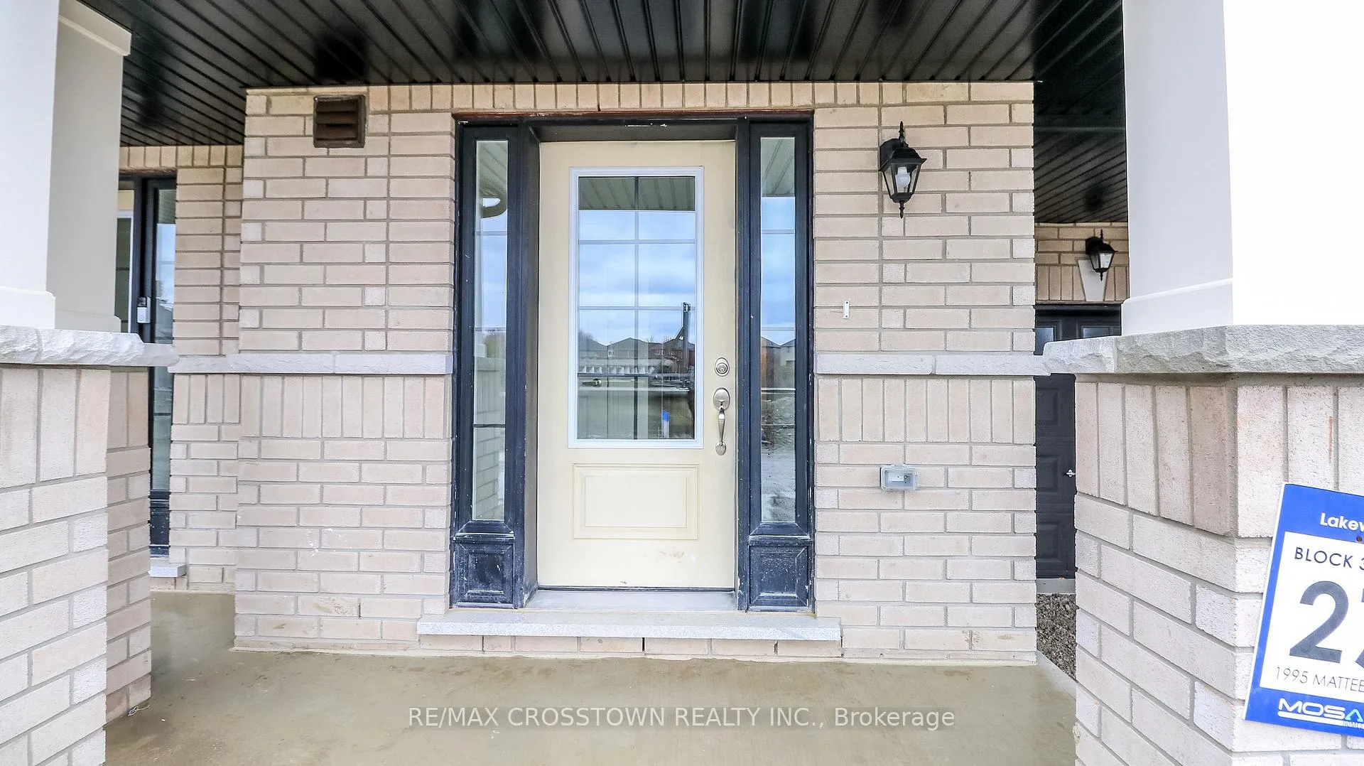 Photo 3 of Unit 27, 1995 Matteer Court, Innisfil, Alcona — HOMEH