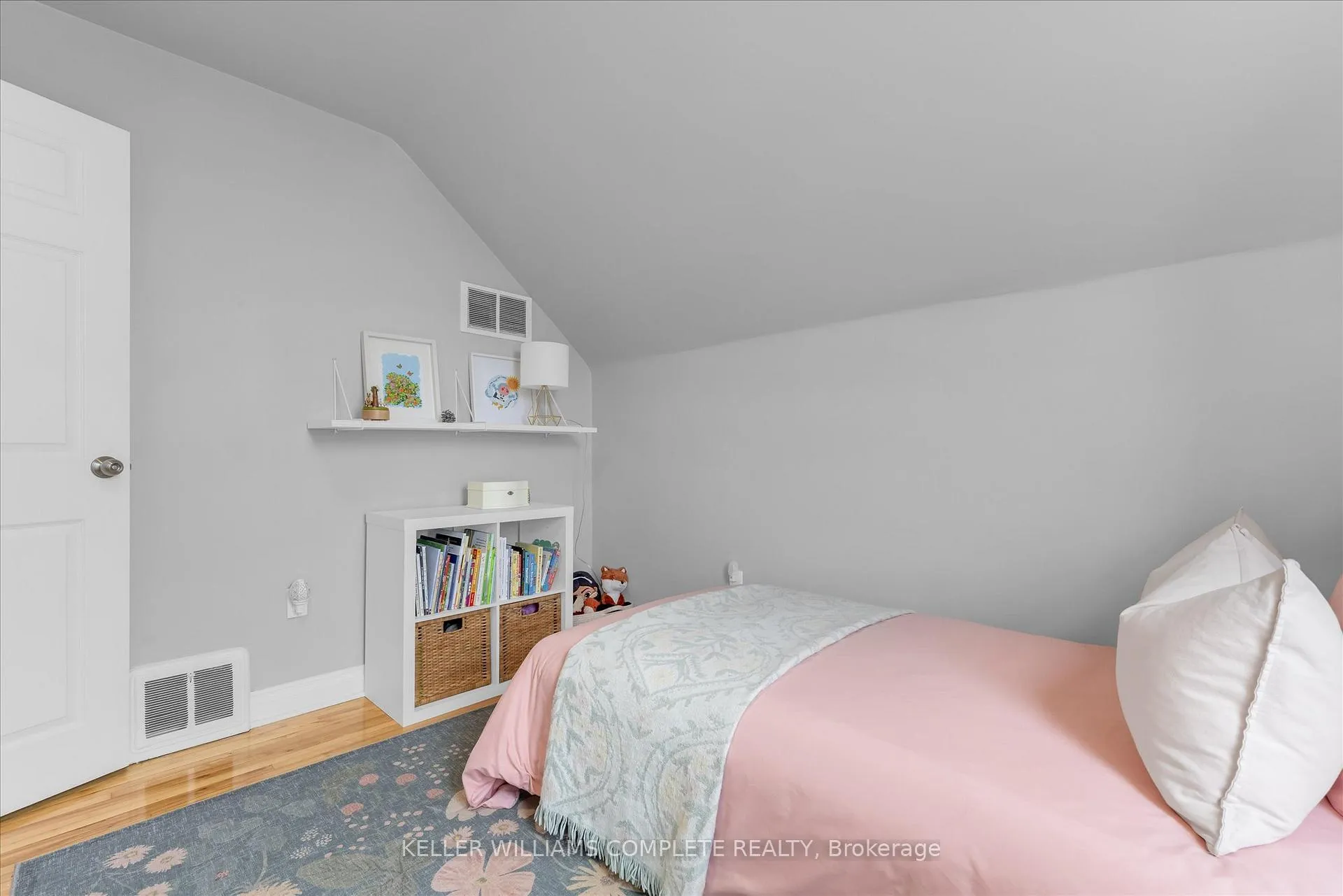 Photo 17 of 189 East 14TH Street, Hamilton, Inch Park — HOMEH