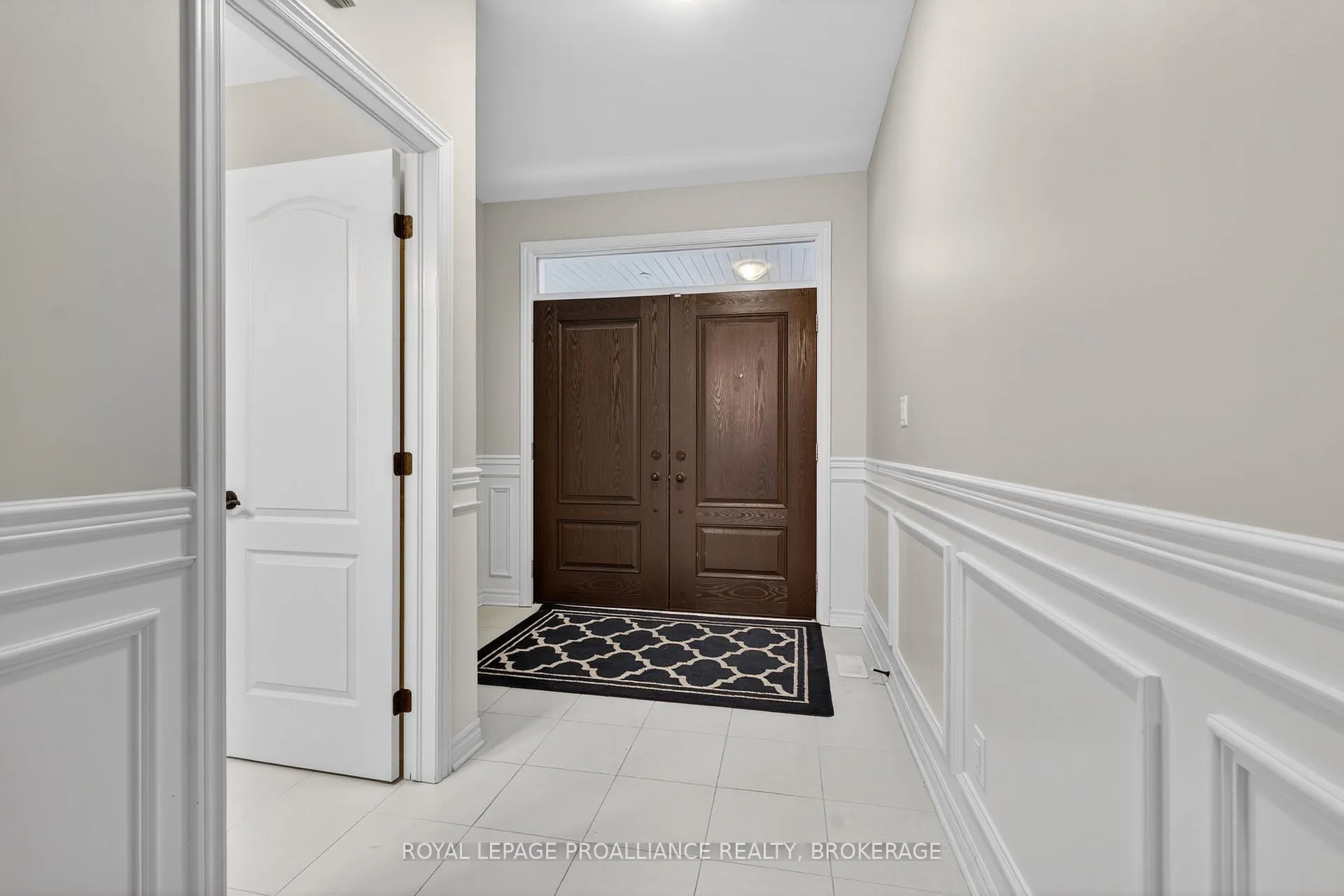 Photo 2 of 1372 Monarch Drive, Kingston, City Northwest — HOMEH