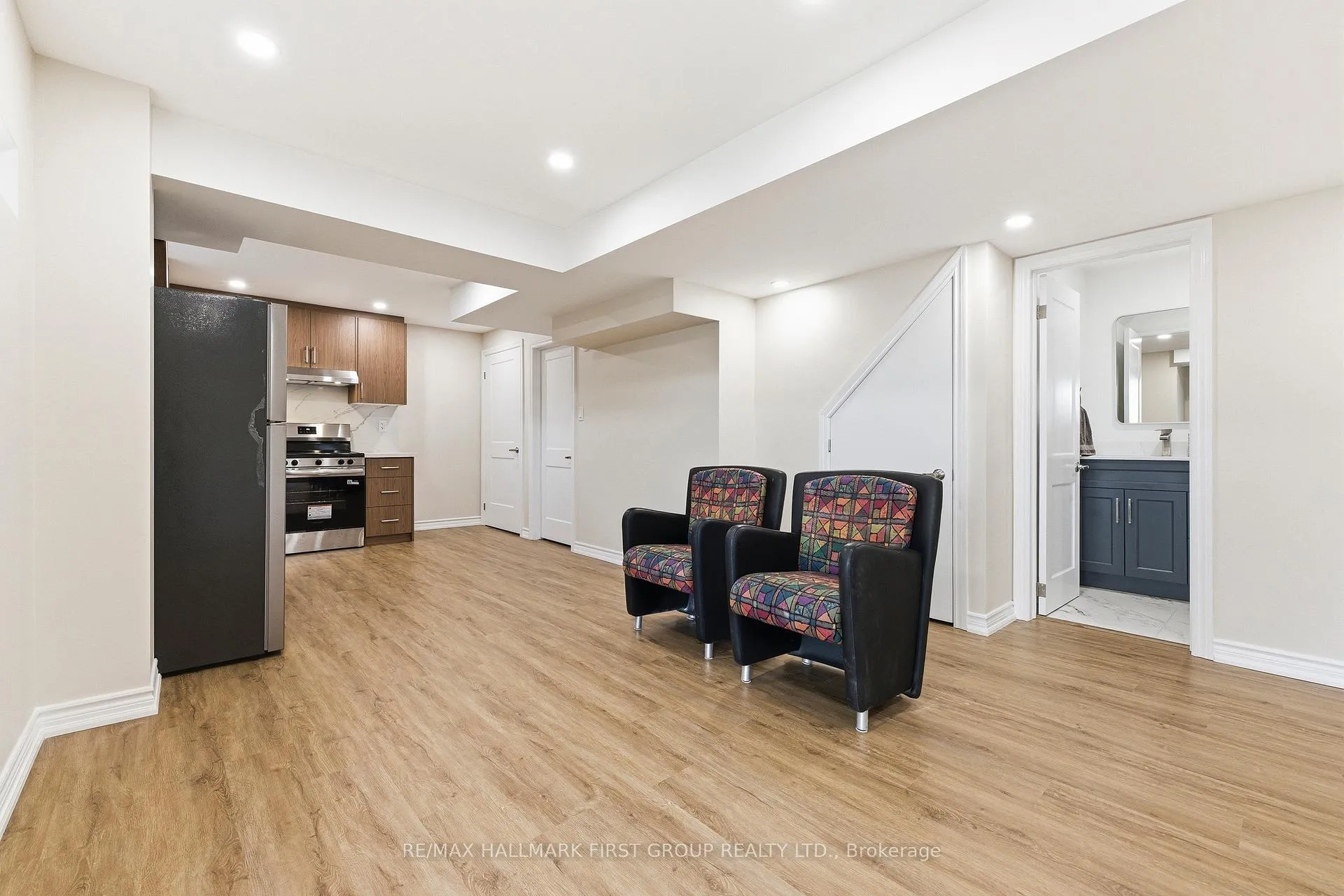 Photo 3 of 1612 Dellbrook Avenue, Pickering, Brock Ridge — HOMEH