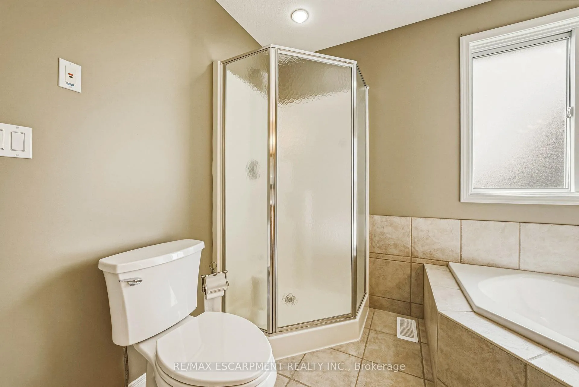 Photo 27 of 228 Holbeach Crescent, Waterloo — HOMEH