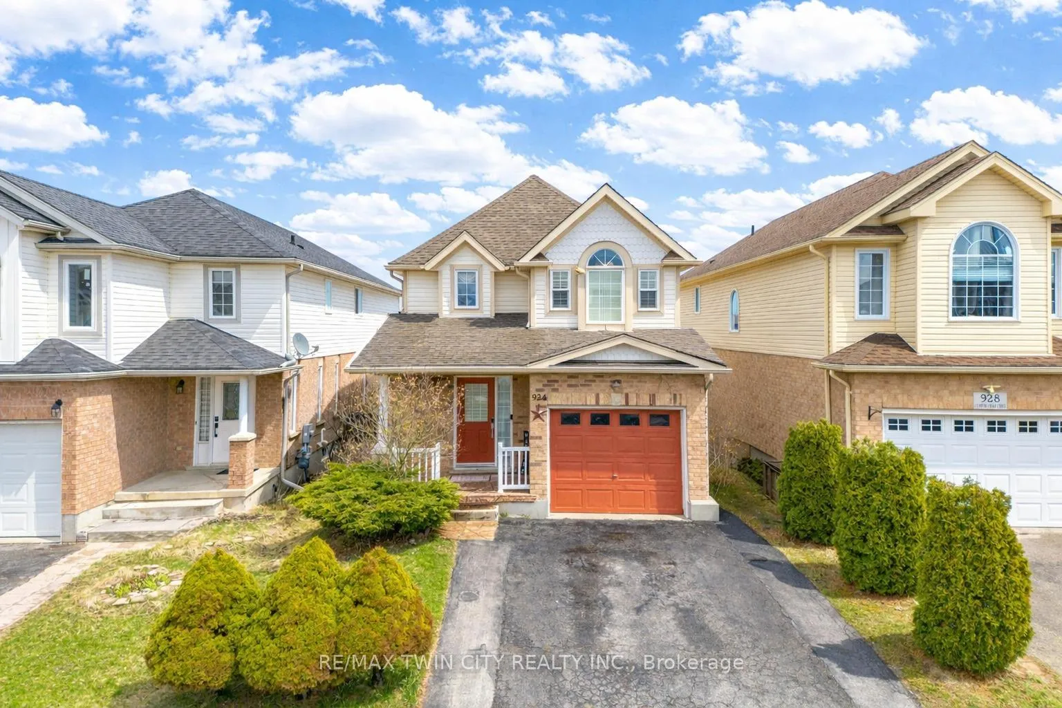 Photo 1 of 924 Copper Leaf Crescent, Kitchener — HOMEH