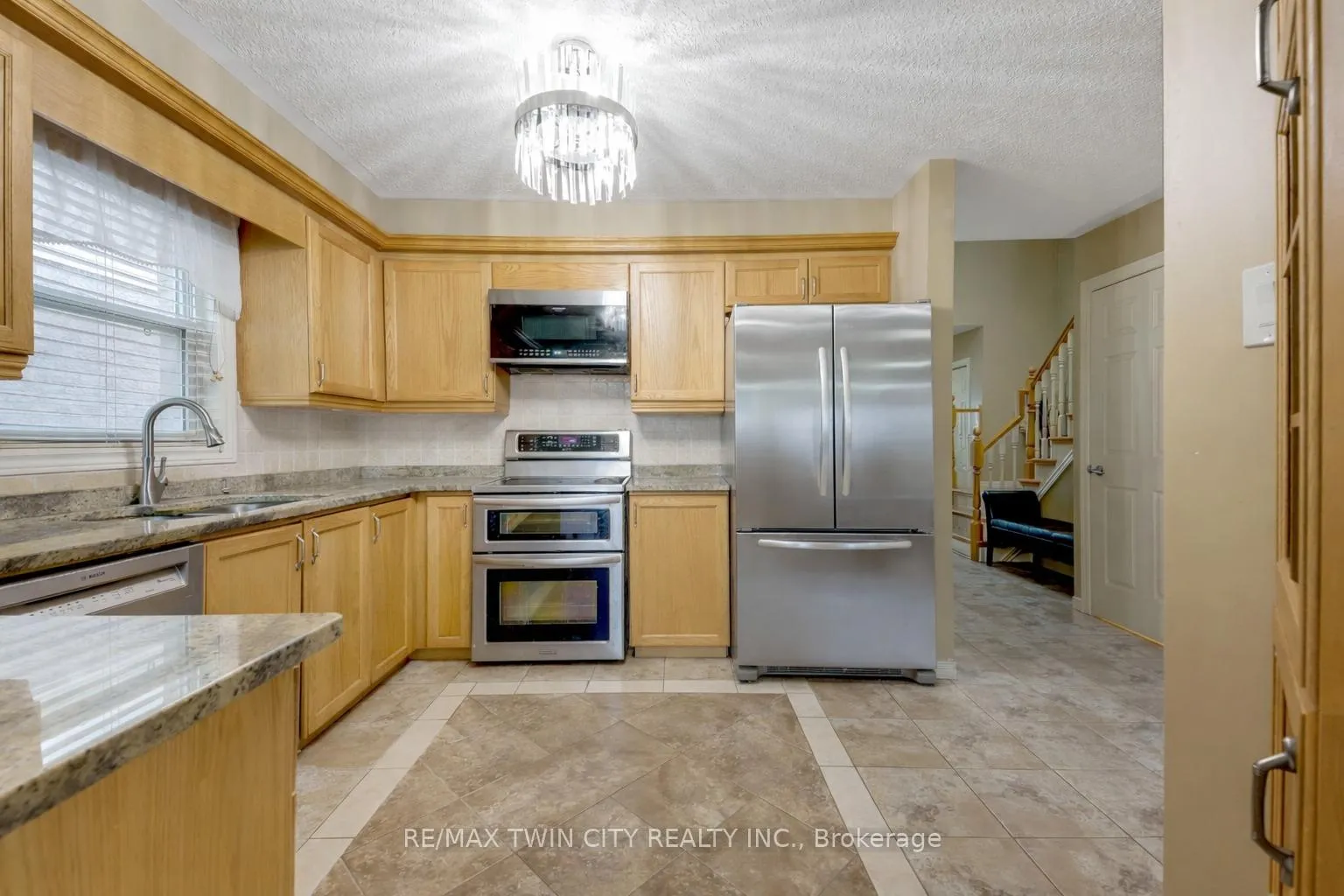 Photo 6 of 924 Copper Leaf Crescent, Kitchener — HOMEH