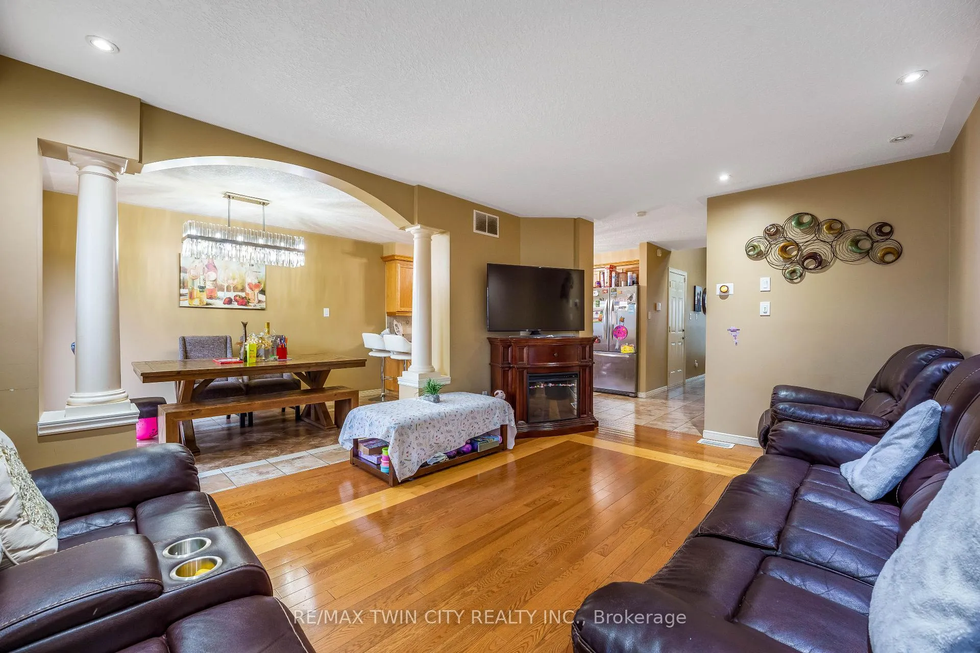 Photo 12 of 924 Copper Leaf Crescent, Kitchener — HOMEH