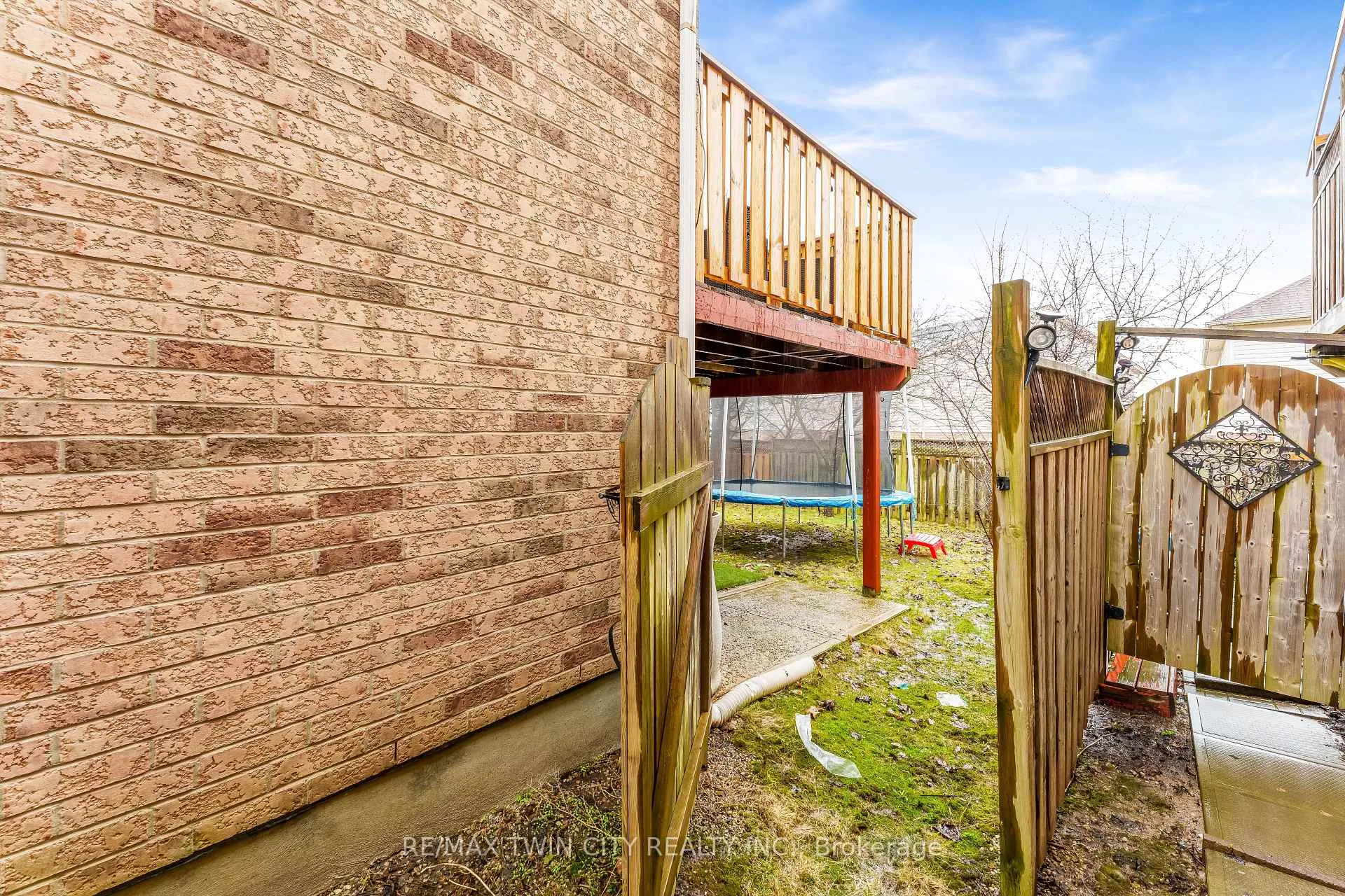 Photo 30 of 924 Copper Leaf Crescent, Kitchener — HOMEH