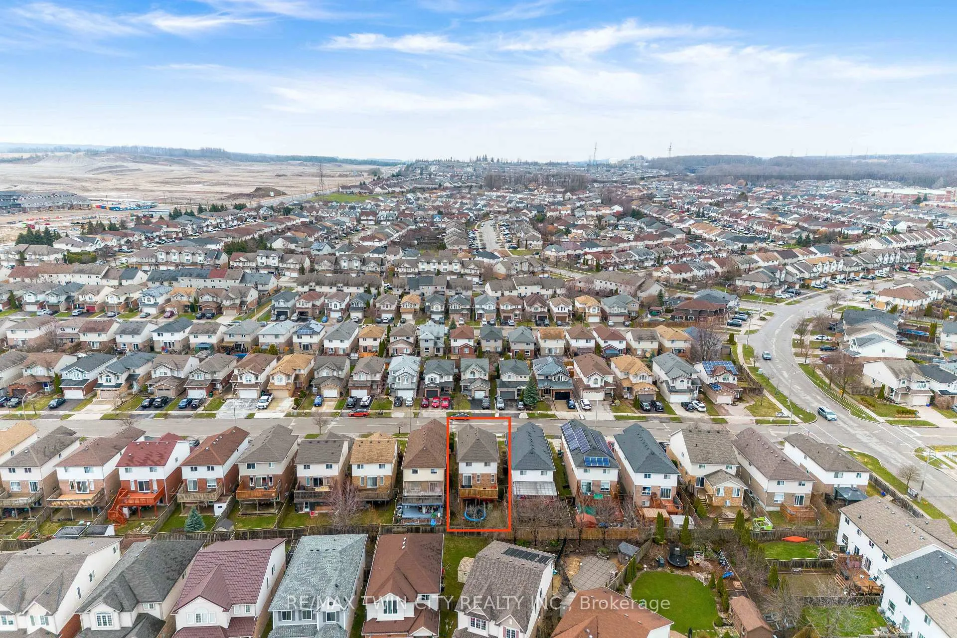 Photo 38 of 924 Copper Leaf Crescent, Kitchener — HOMEH