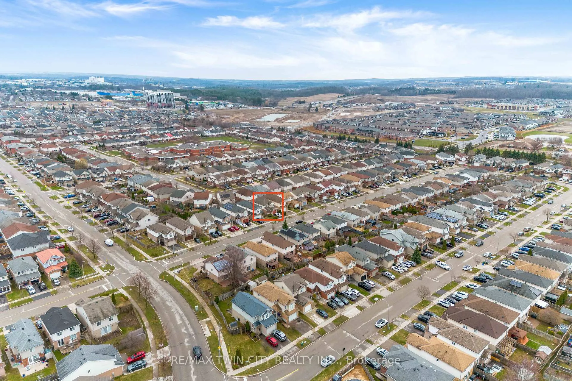 Photo 40 of 924 Copper Leaf Crescent, Kitchener — HOMEH