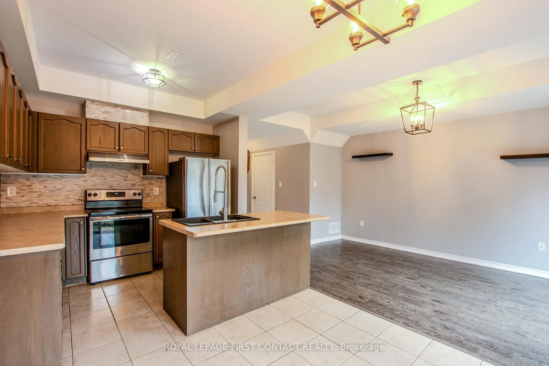 Photo 12 of 18 Arcadia Road, Wasaga Beach — HOMEH