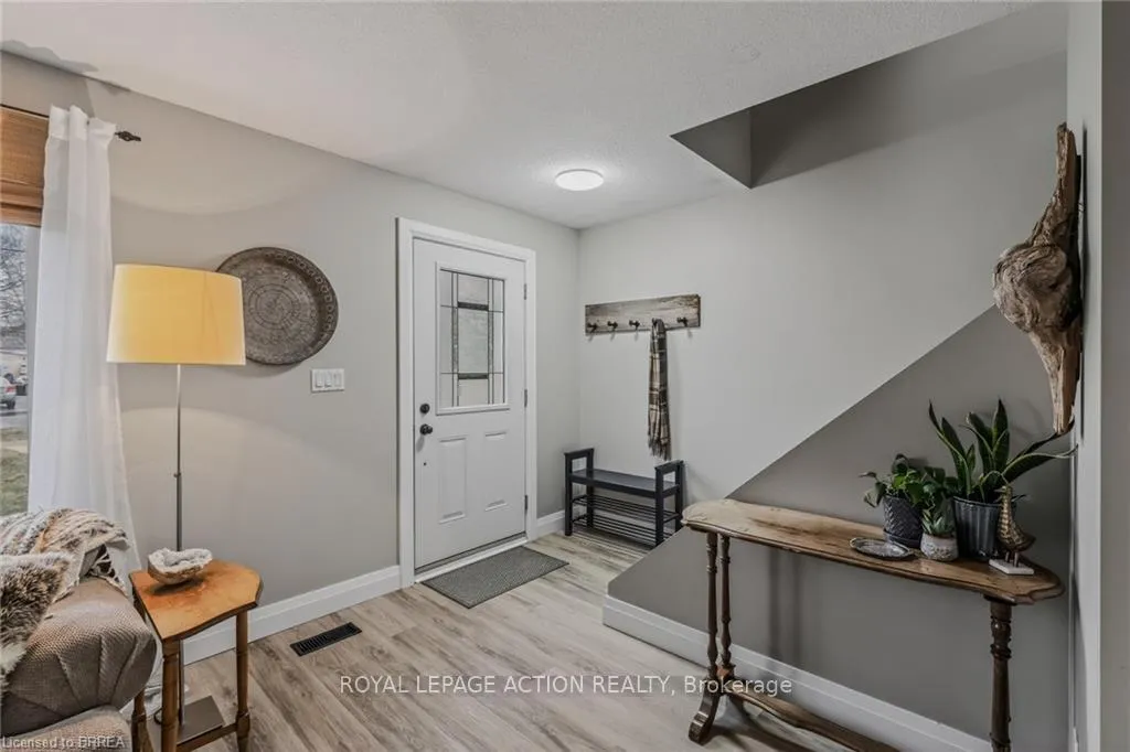 Photo 5 of Unit A, 31 Market Street, Brant, Paris — HOMEH