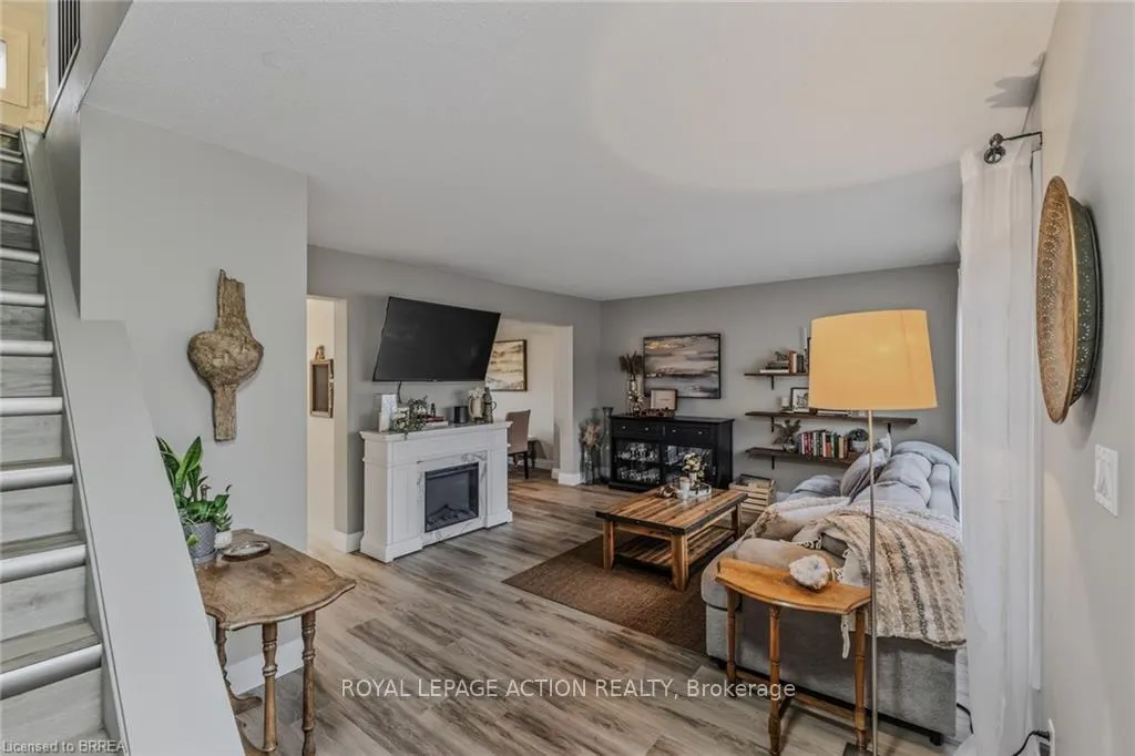 Photo 6 of Unit A, 31 Market Street, Brant, Paris — HOMEH
