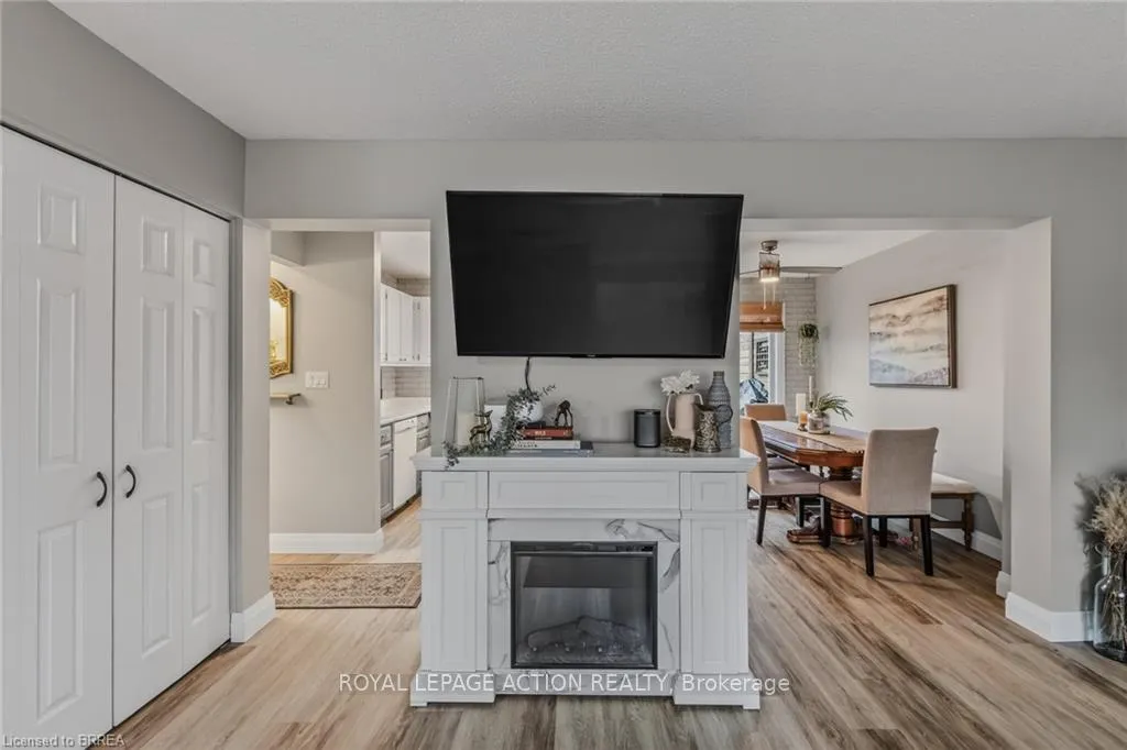 Photo 10 of Unit A, 31 Market Street, Brant, Paris — HOMEH